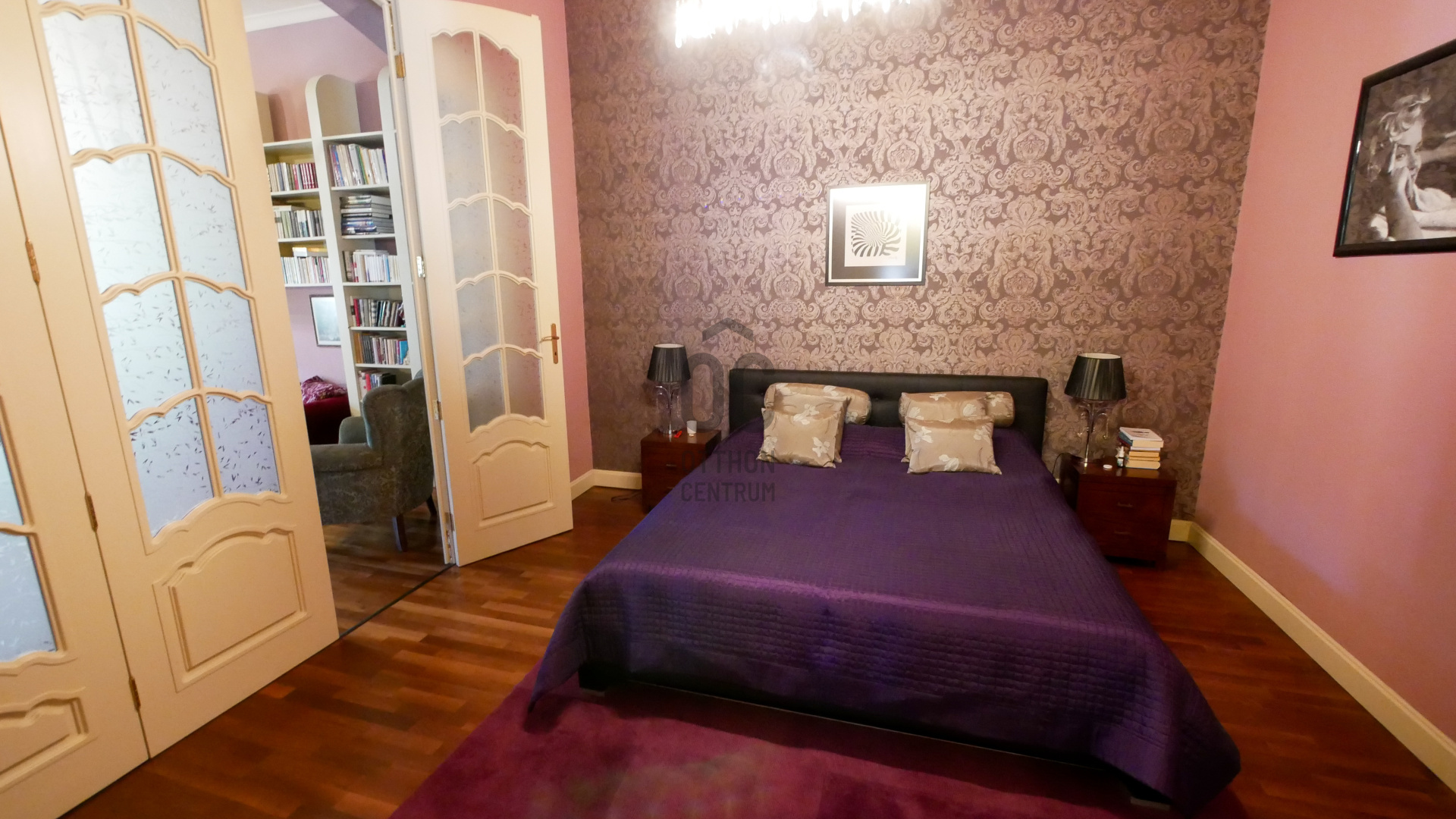 Gallery zoom image