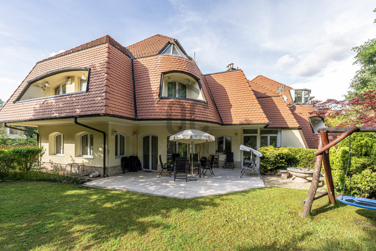14 bed · 700m² · Családi ház · 890.000.000 Ft