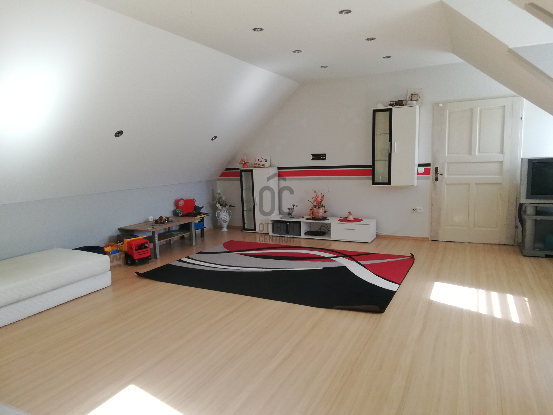 Gallery zoom image