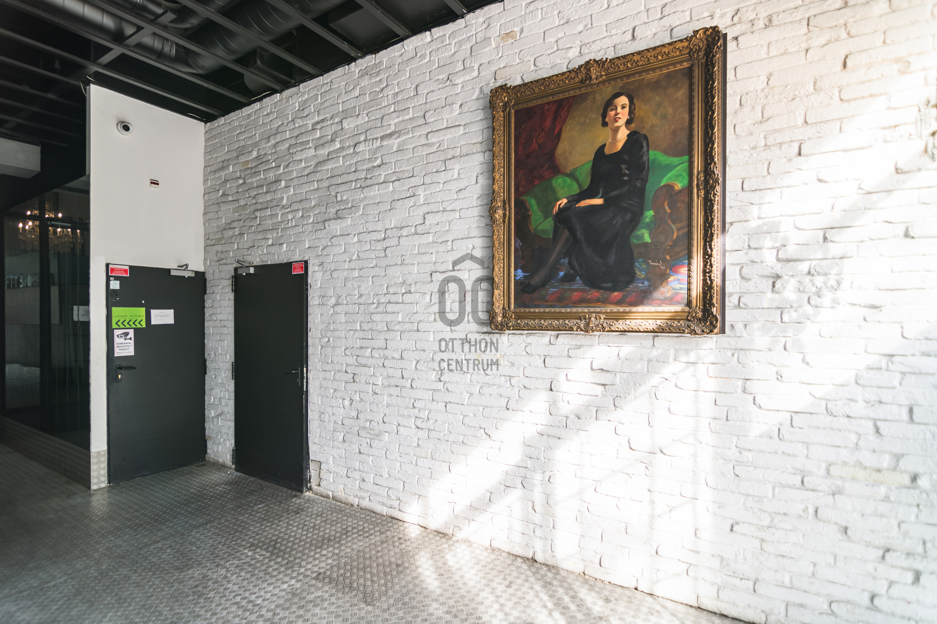 Gallery zoom image