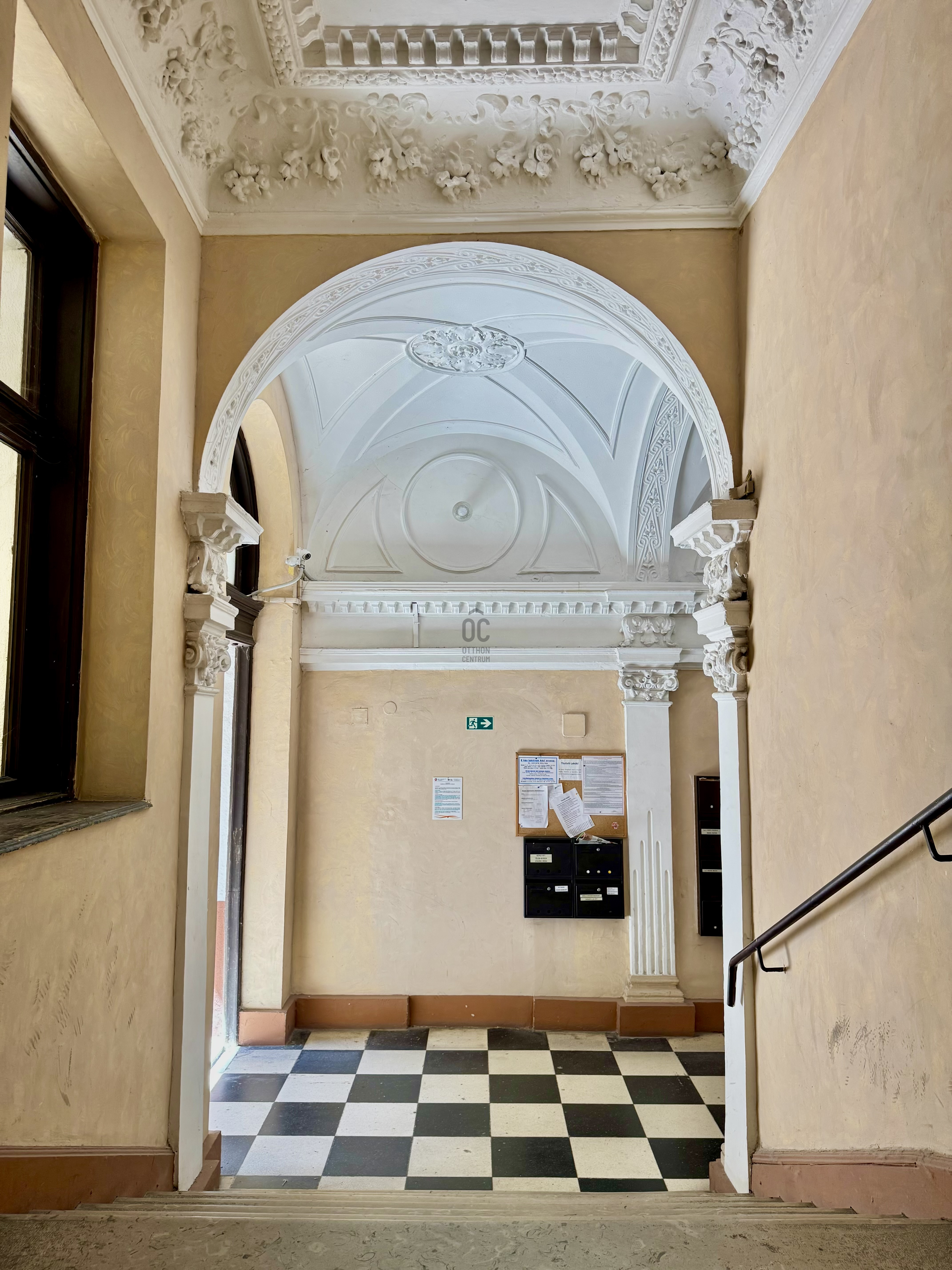 Gallery zoom image