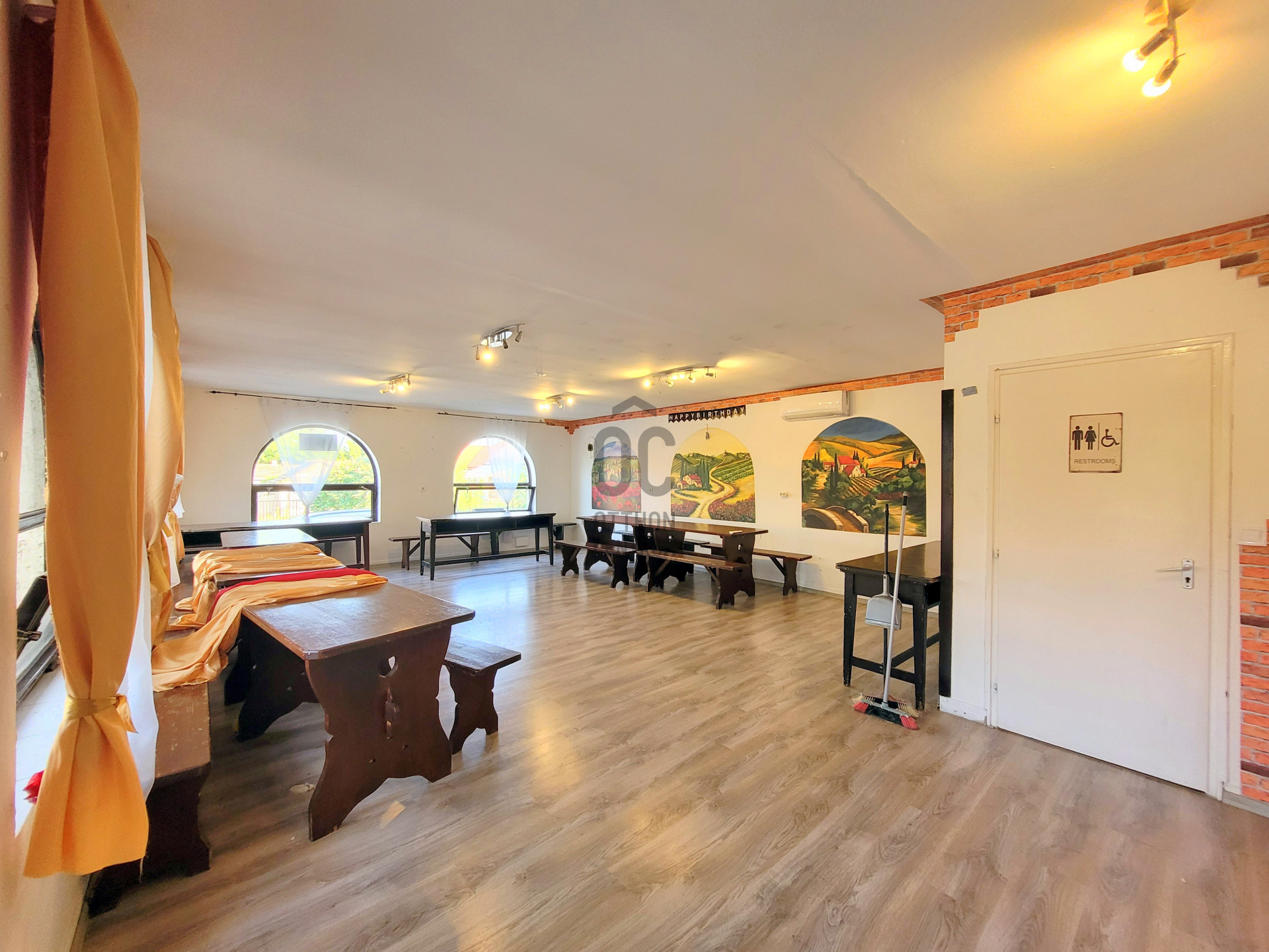 Gallery zoom image