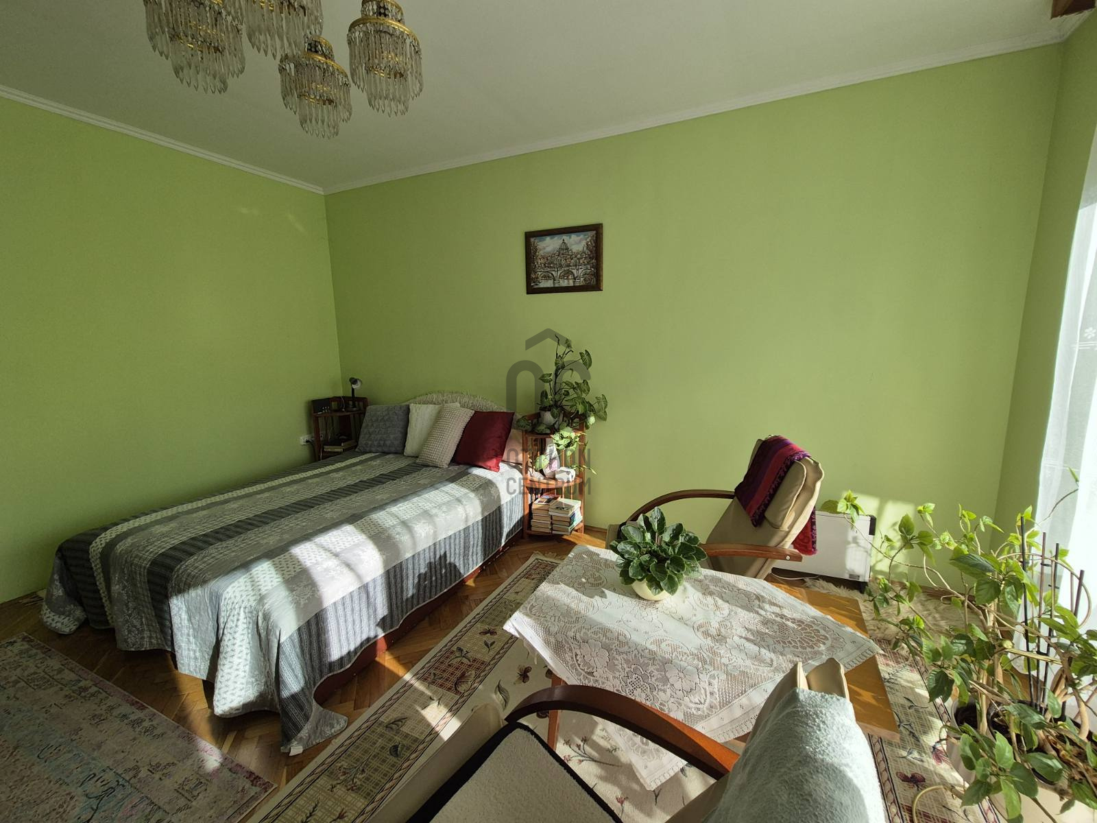 Gallery zoom image