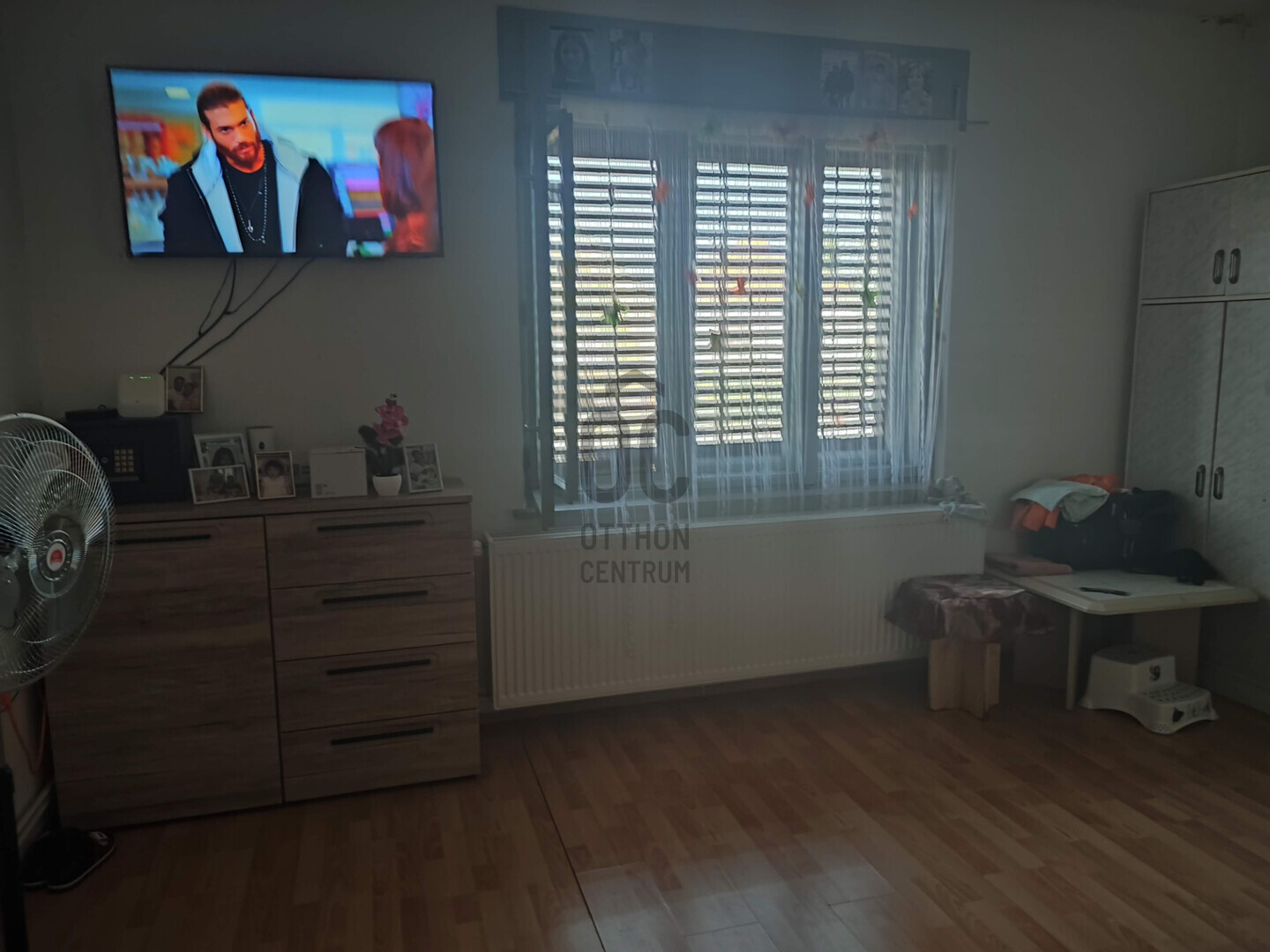 Gallery zoom image
