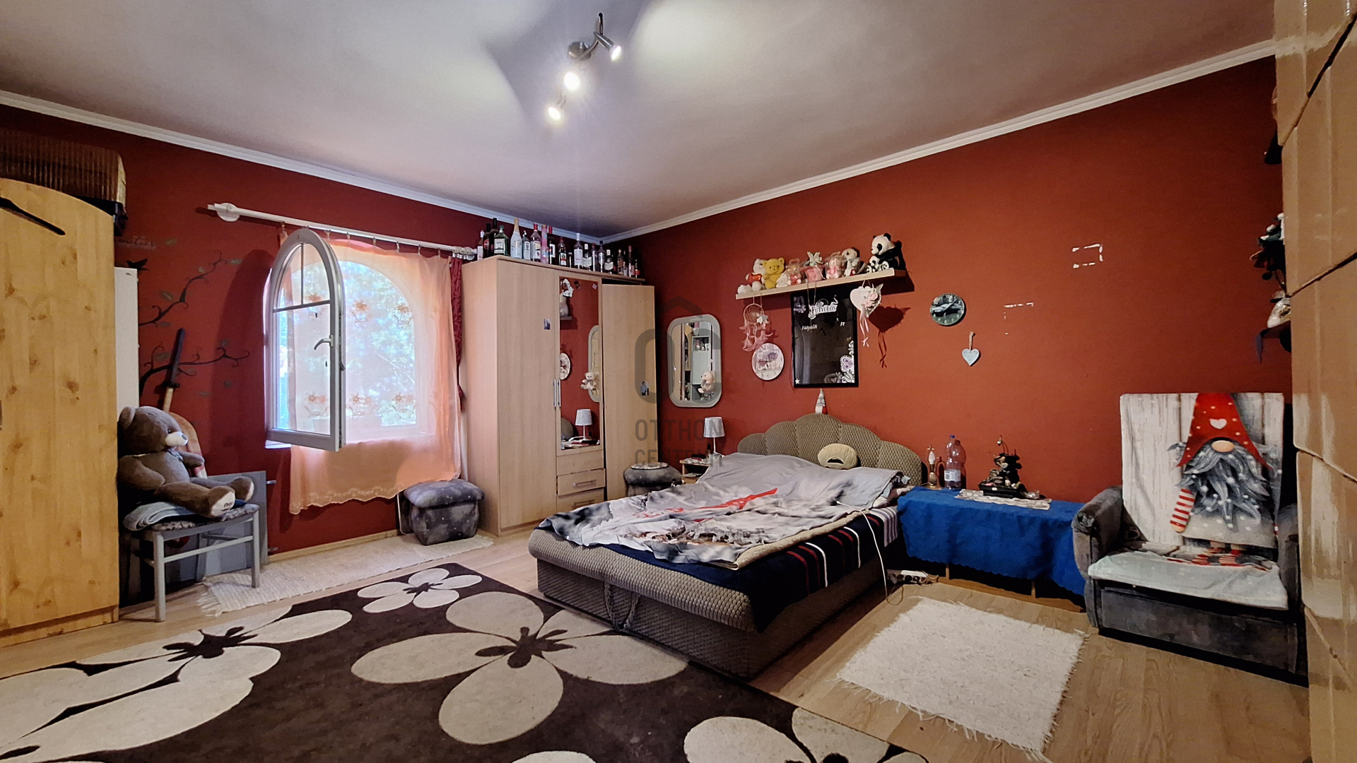 Gallery zoom image