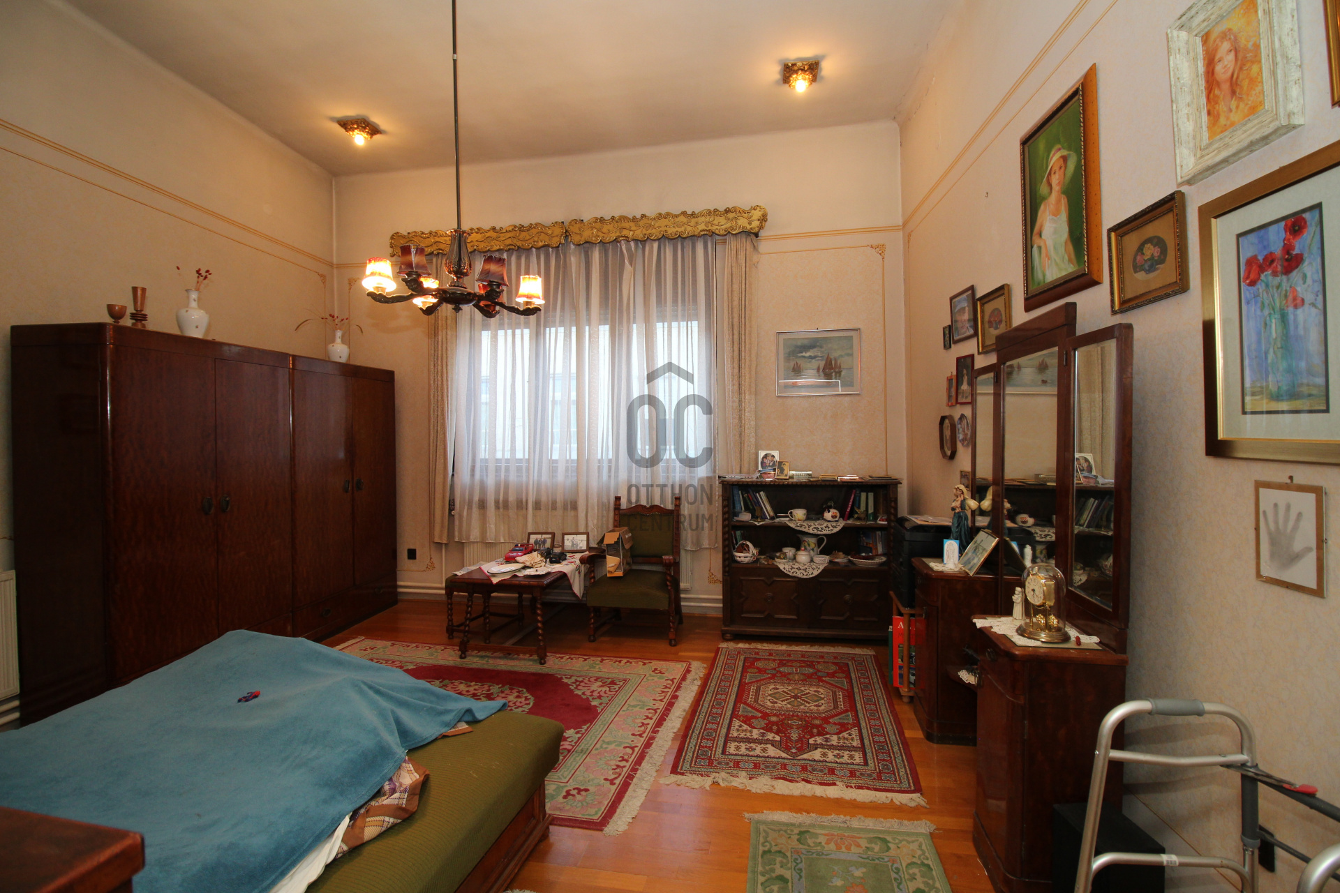 Gallery zoom image