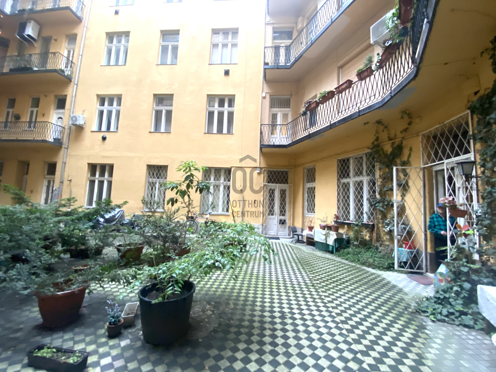 Gallery zoom image