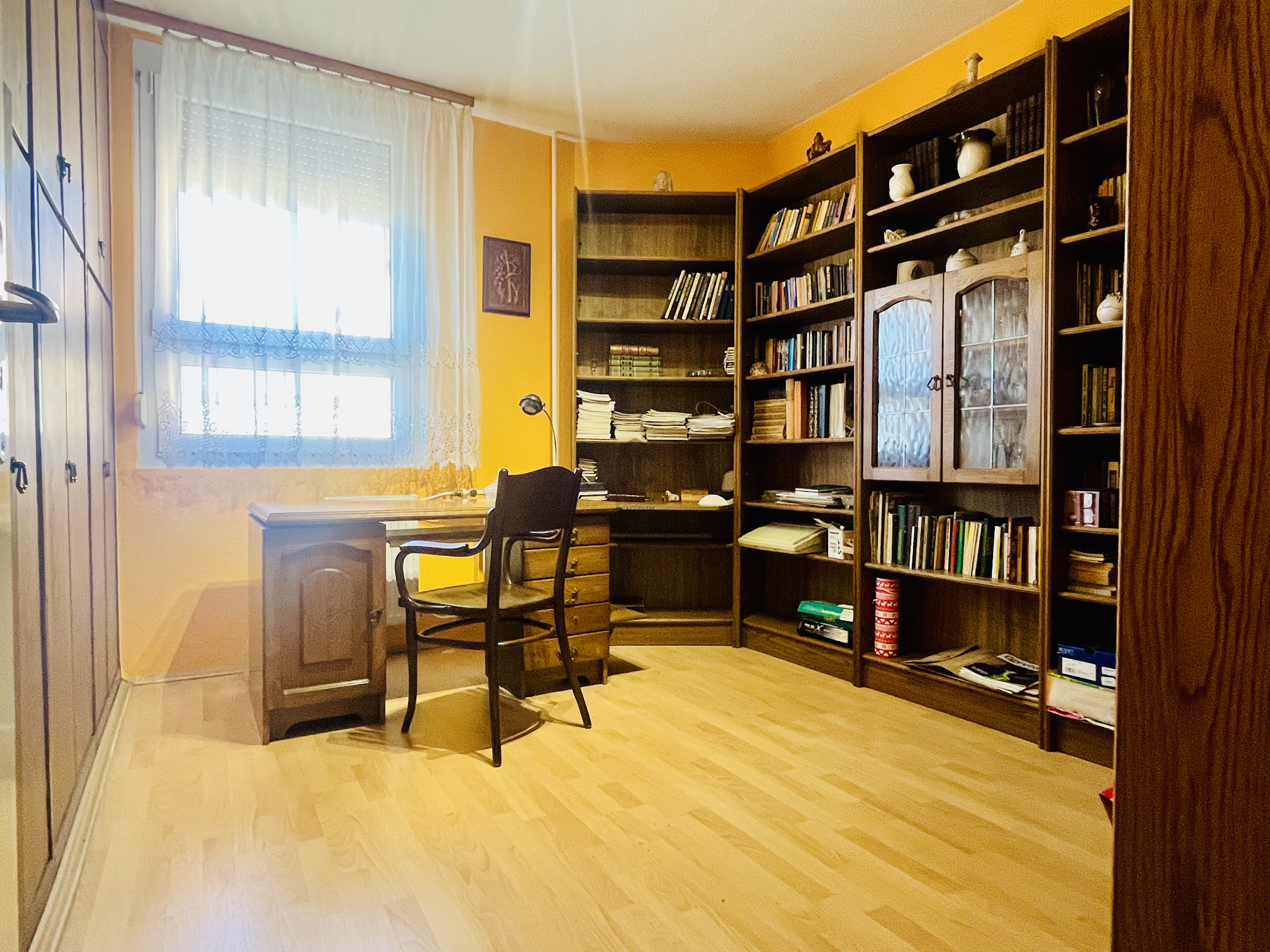 Gallery zoom image