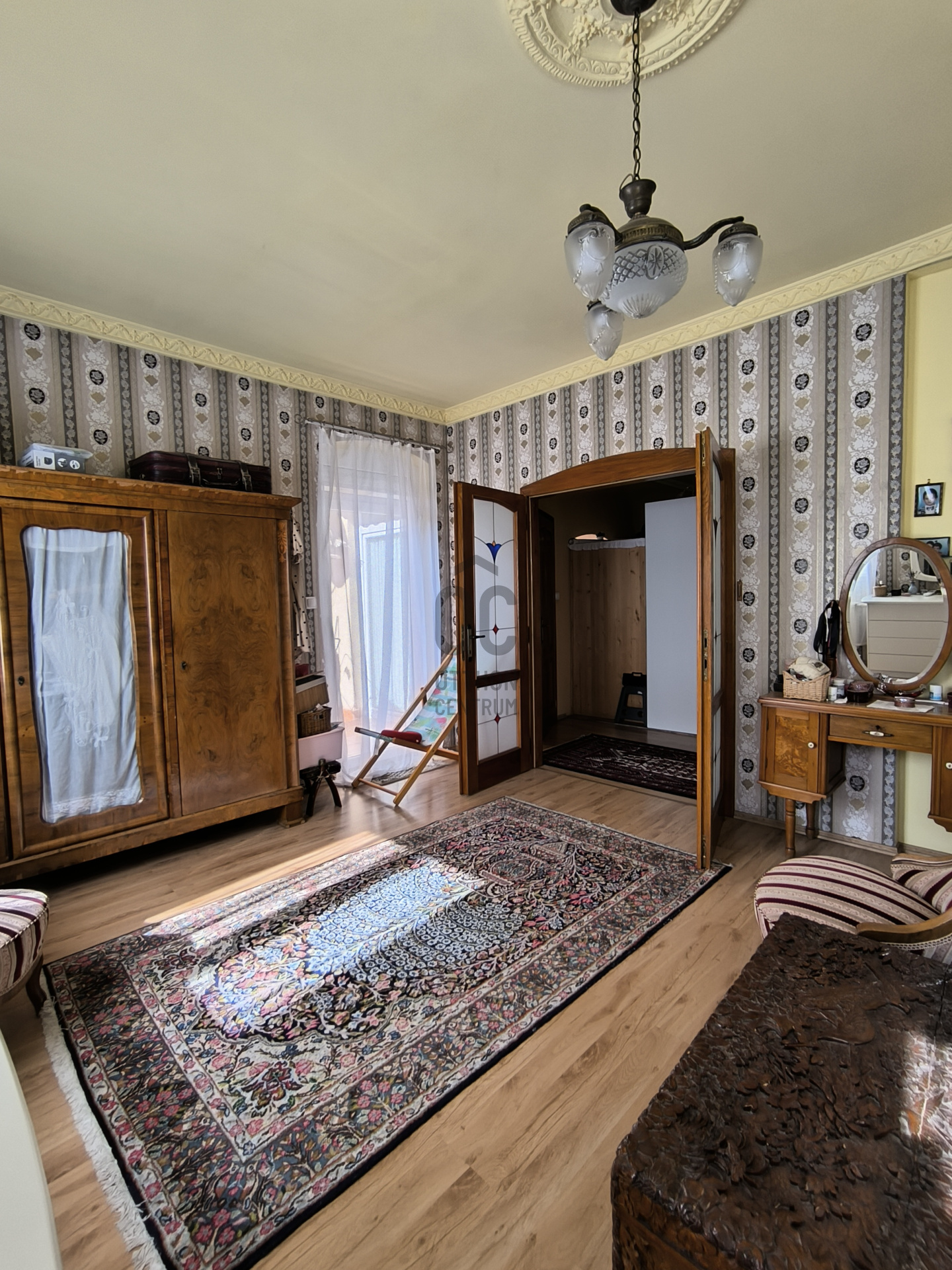 Gallery zoom image