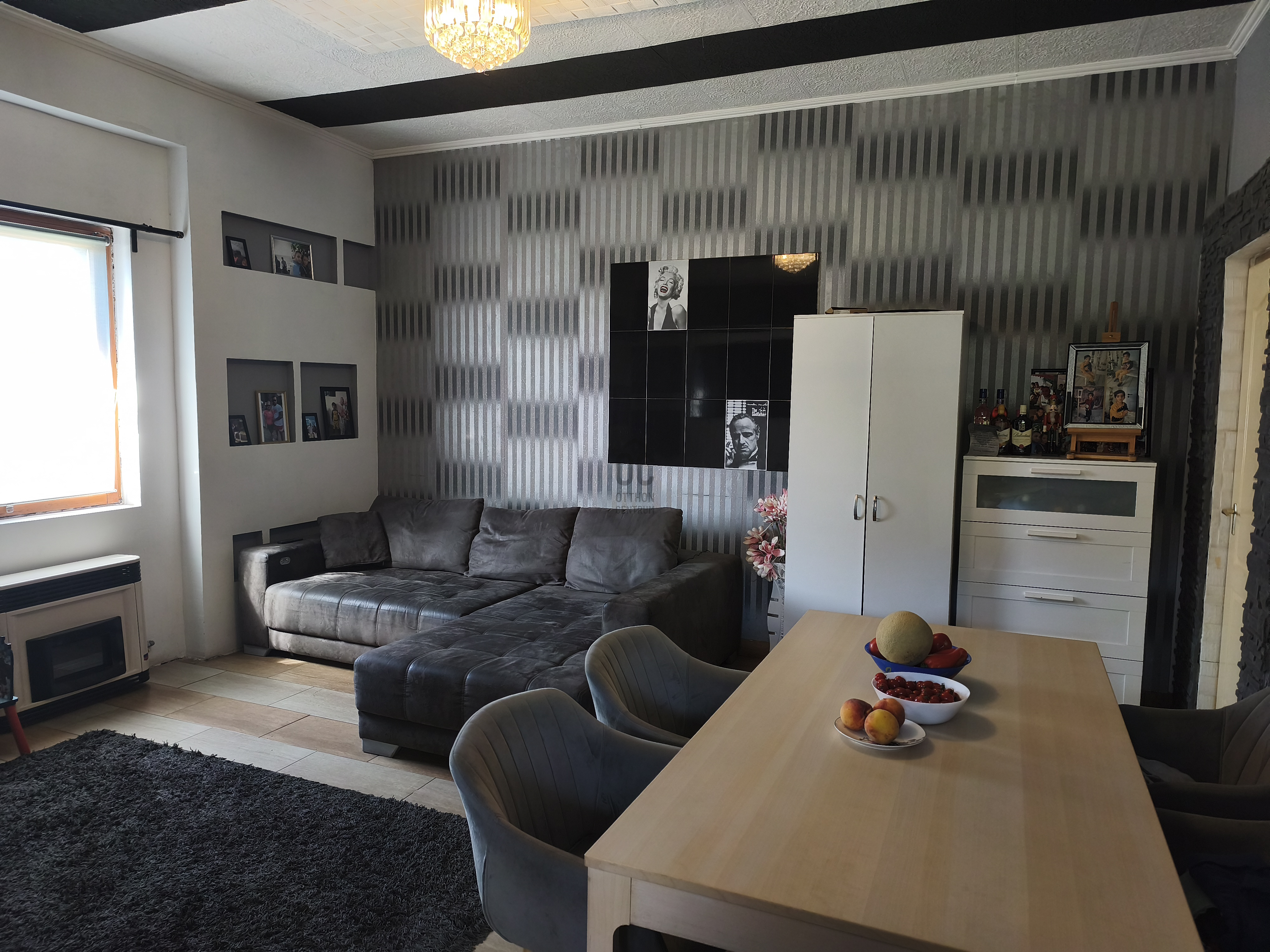 Gallery zoom image