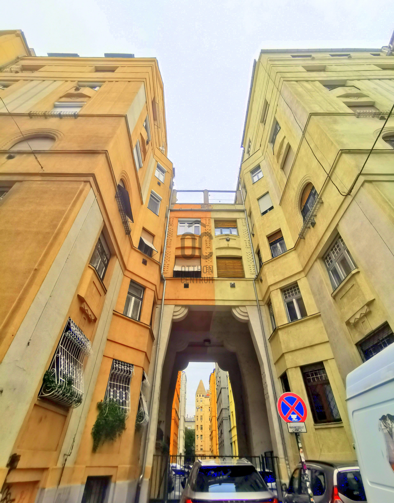 Gallery zoom image