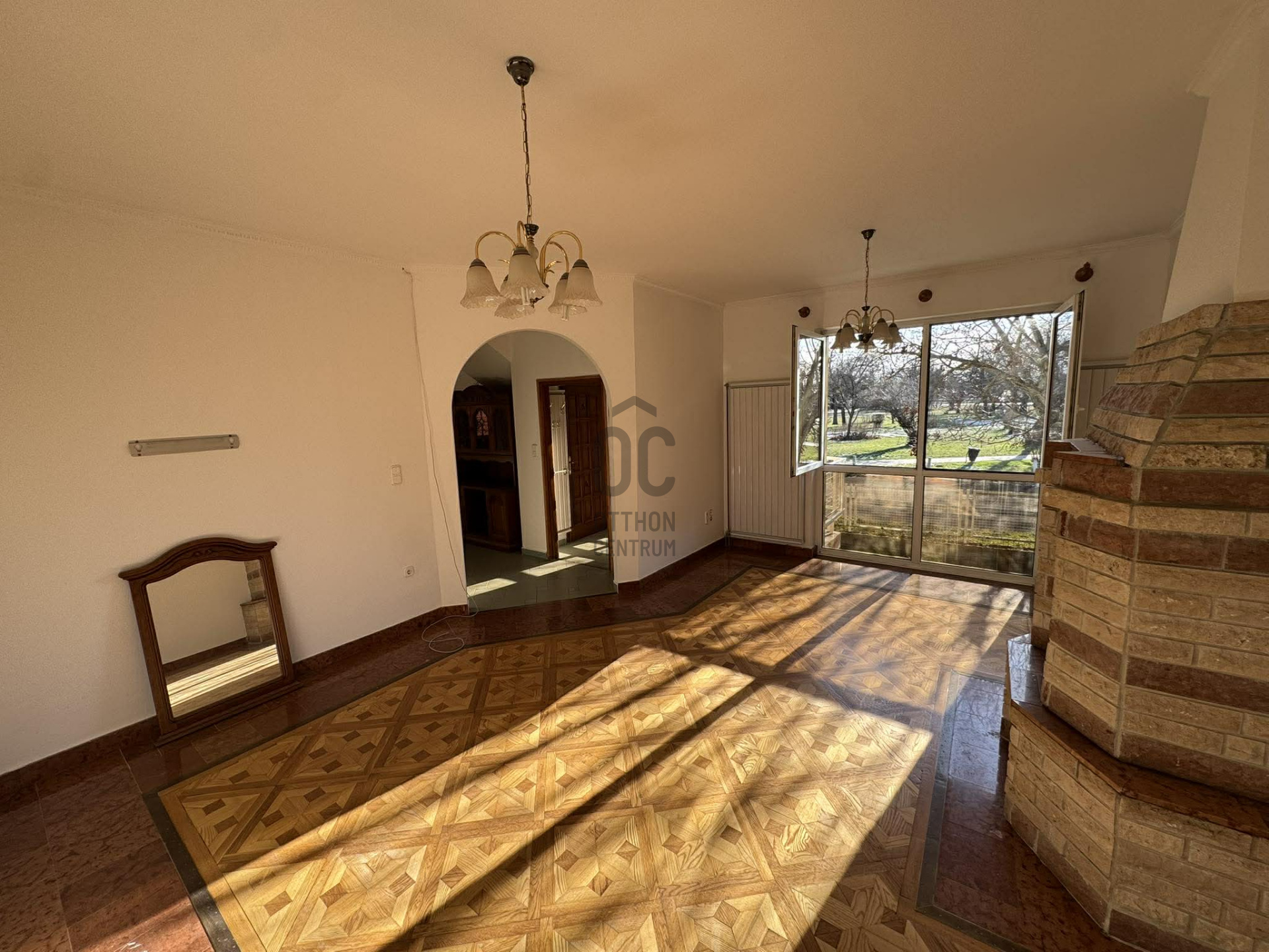Gallery zoom image