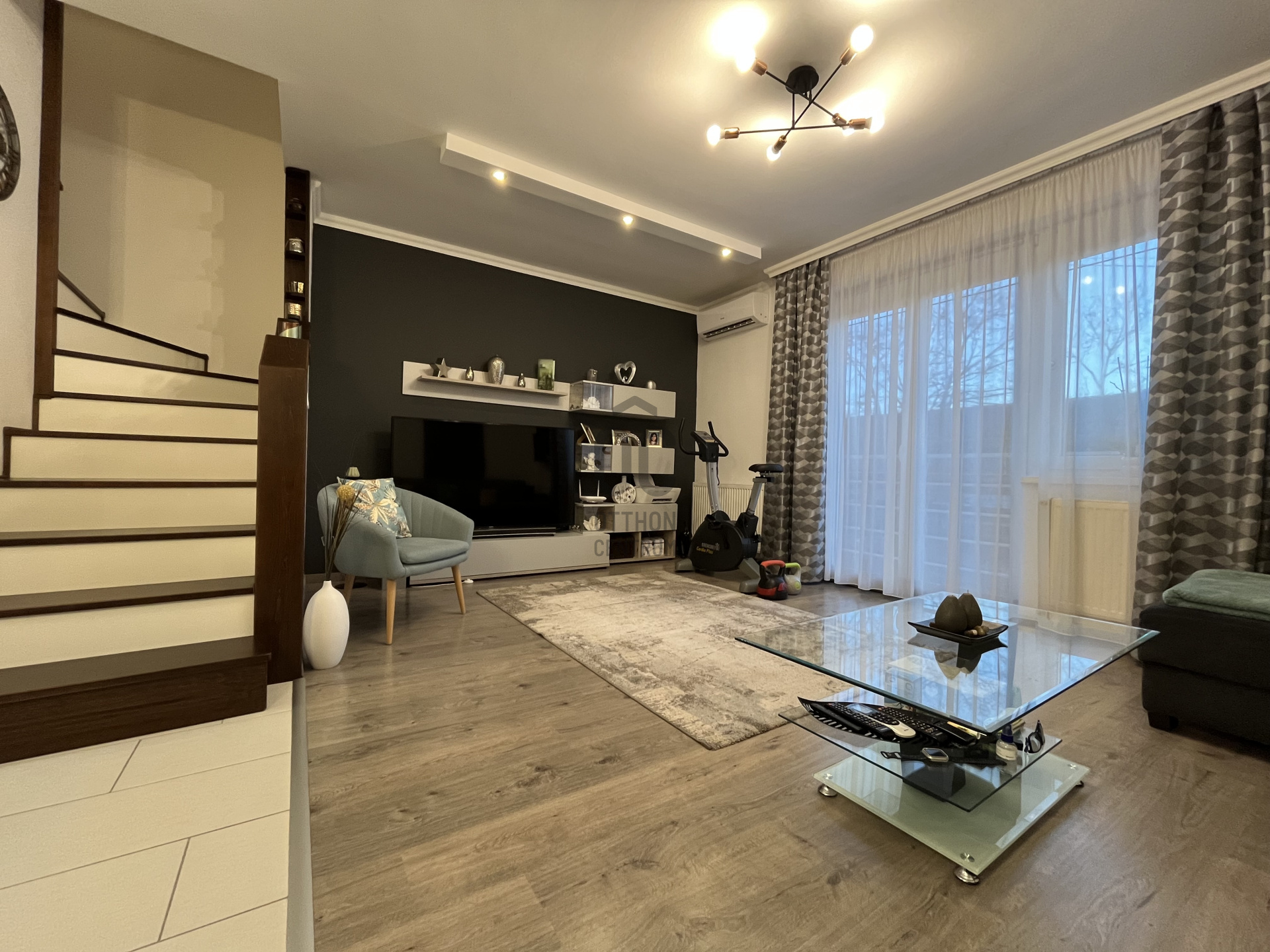 Gallery zoom image