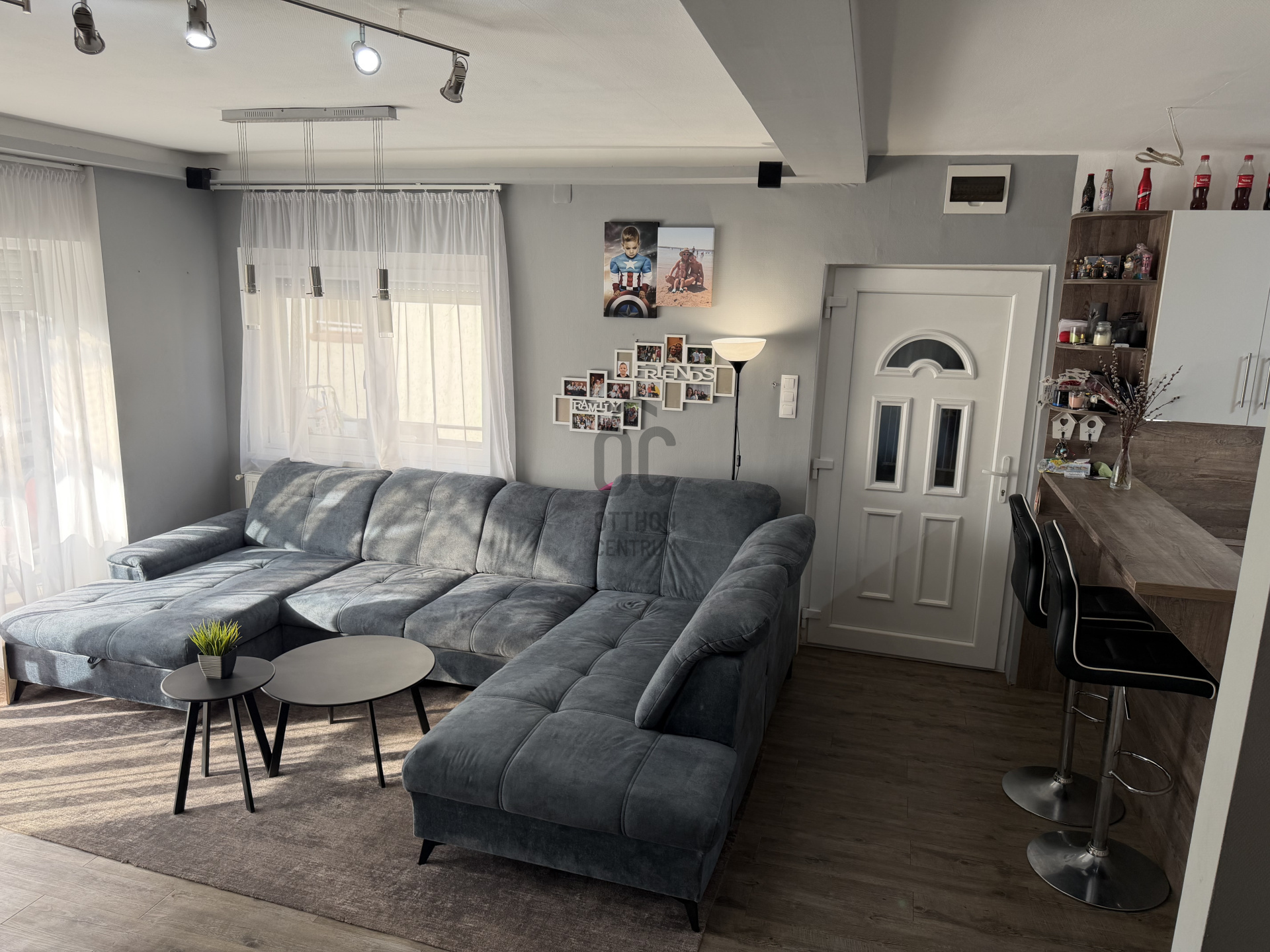 Gallery zoom image