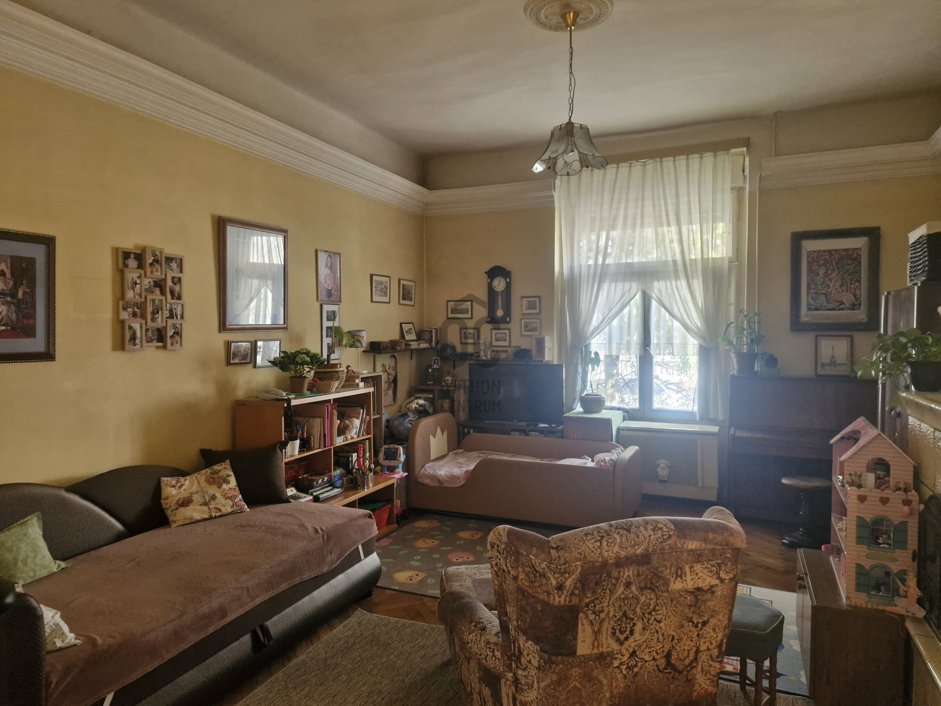 Gallery zoom image
