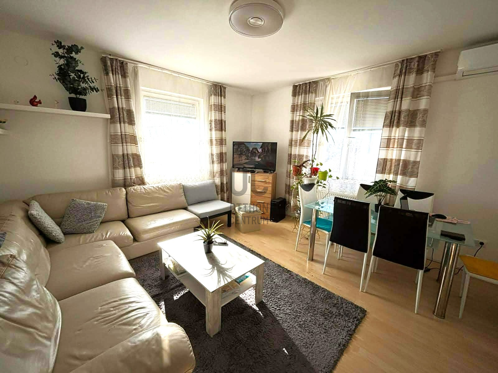 Gallery zoom image