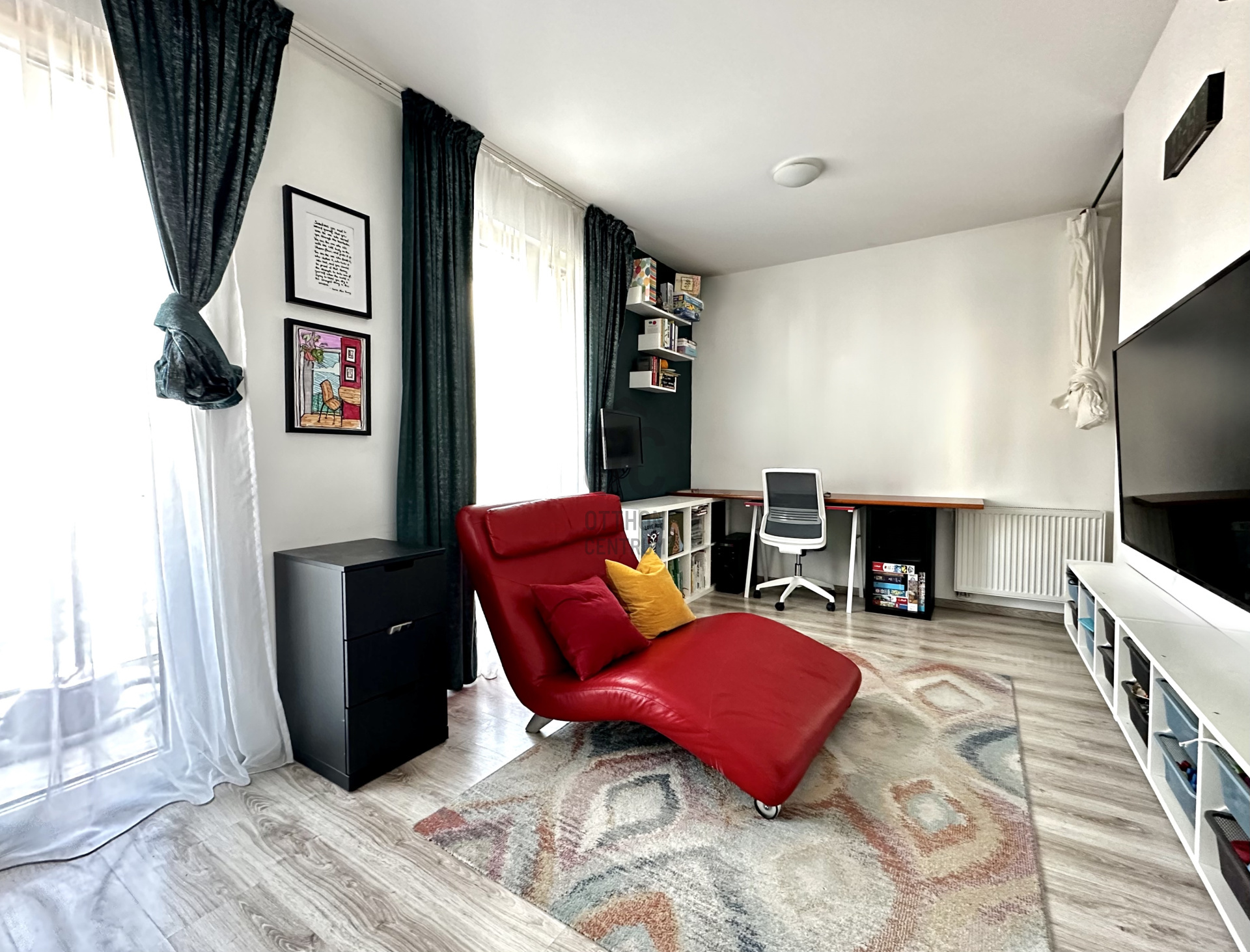 Gallery zoom image