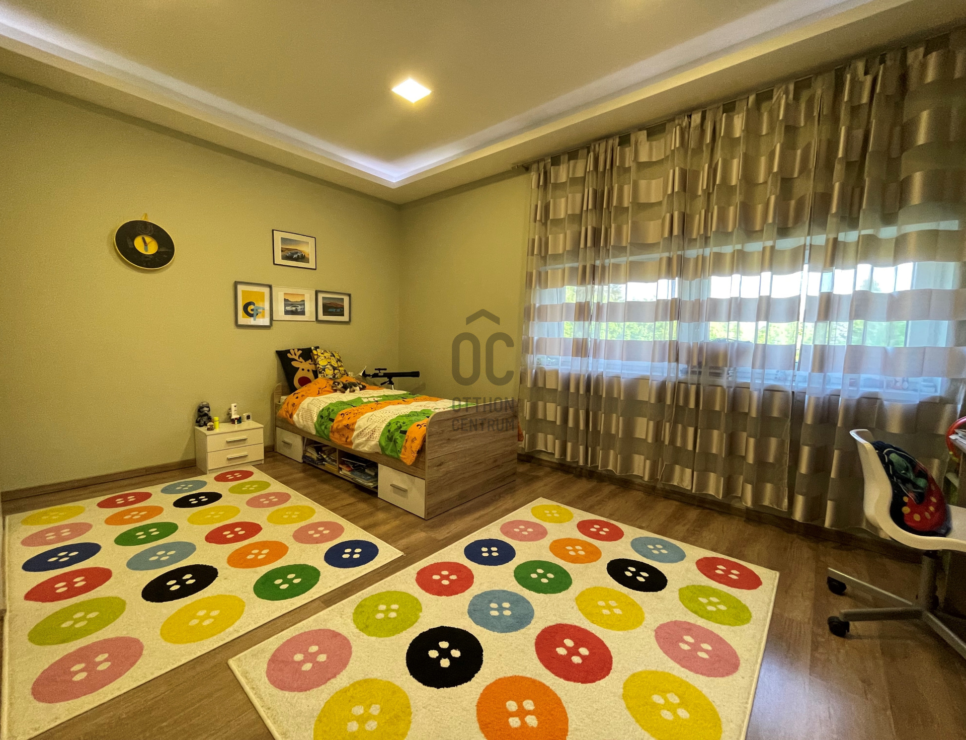 Gallery zoom image