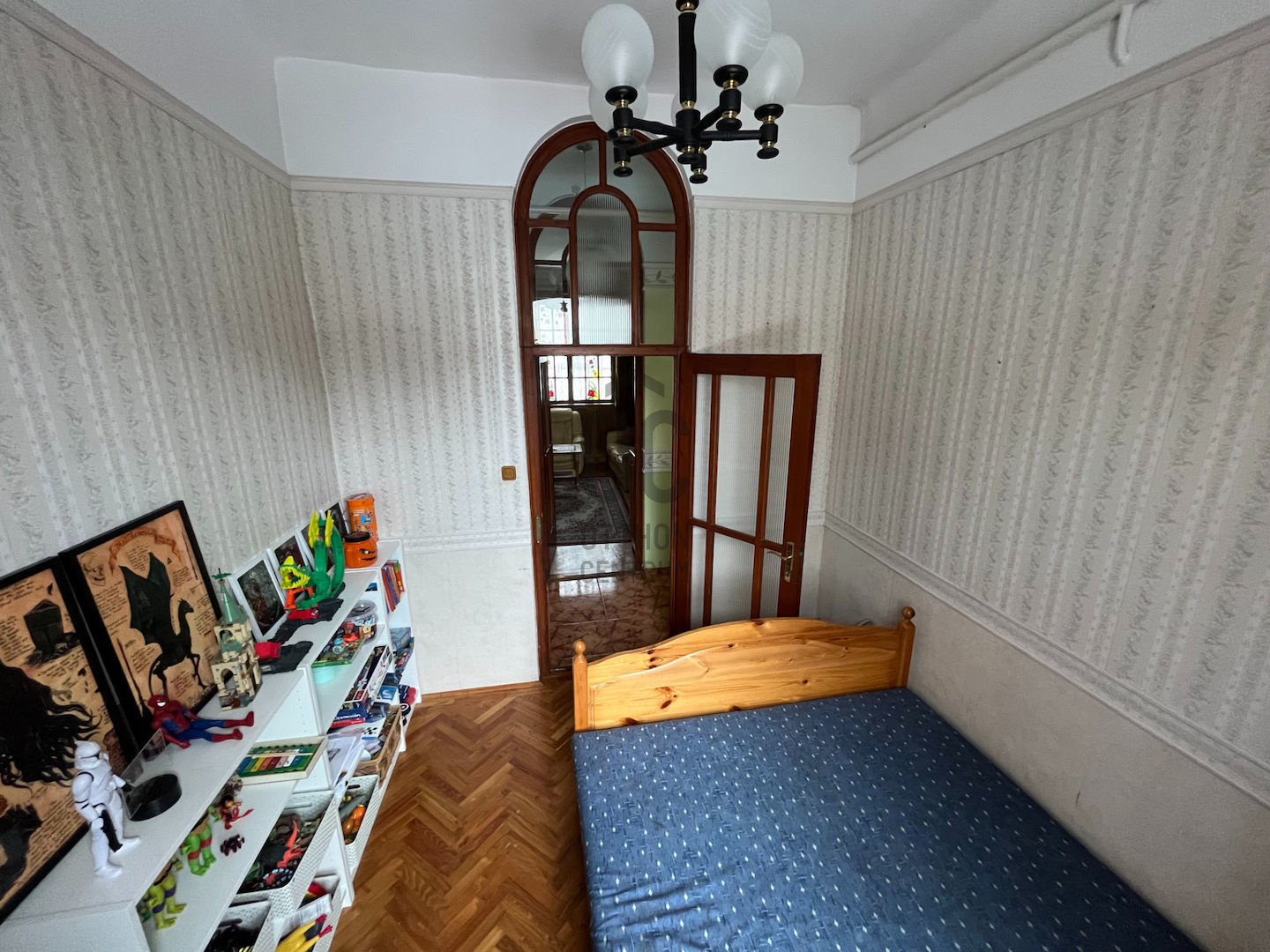 Gallery zoom image