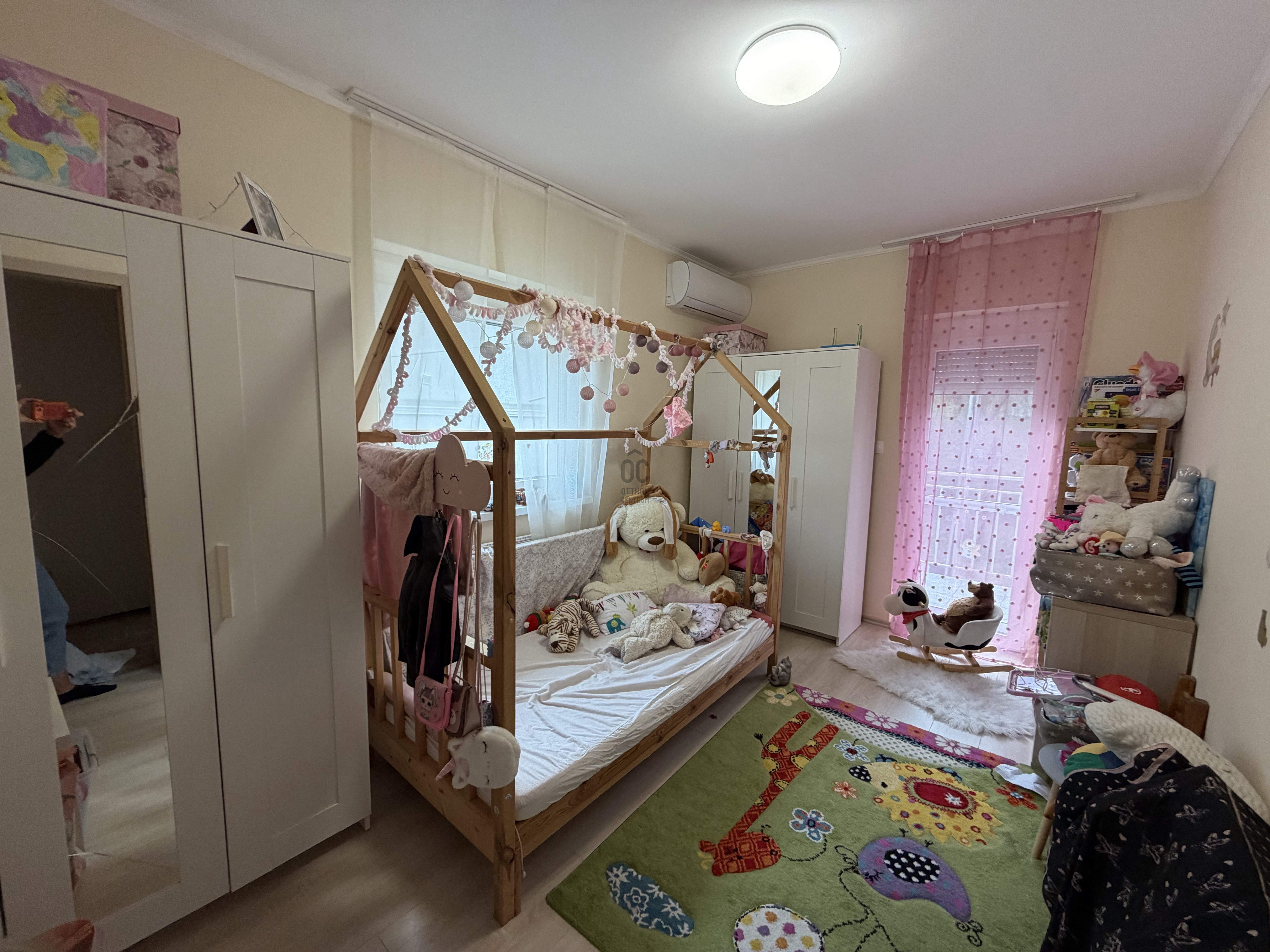 Gallery zoom image