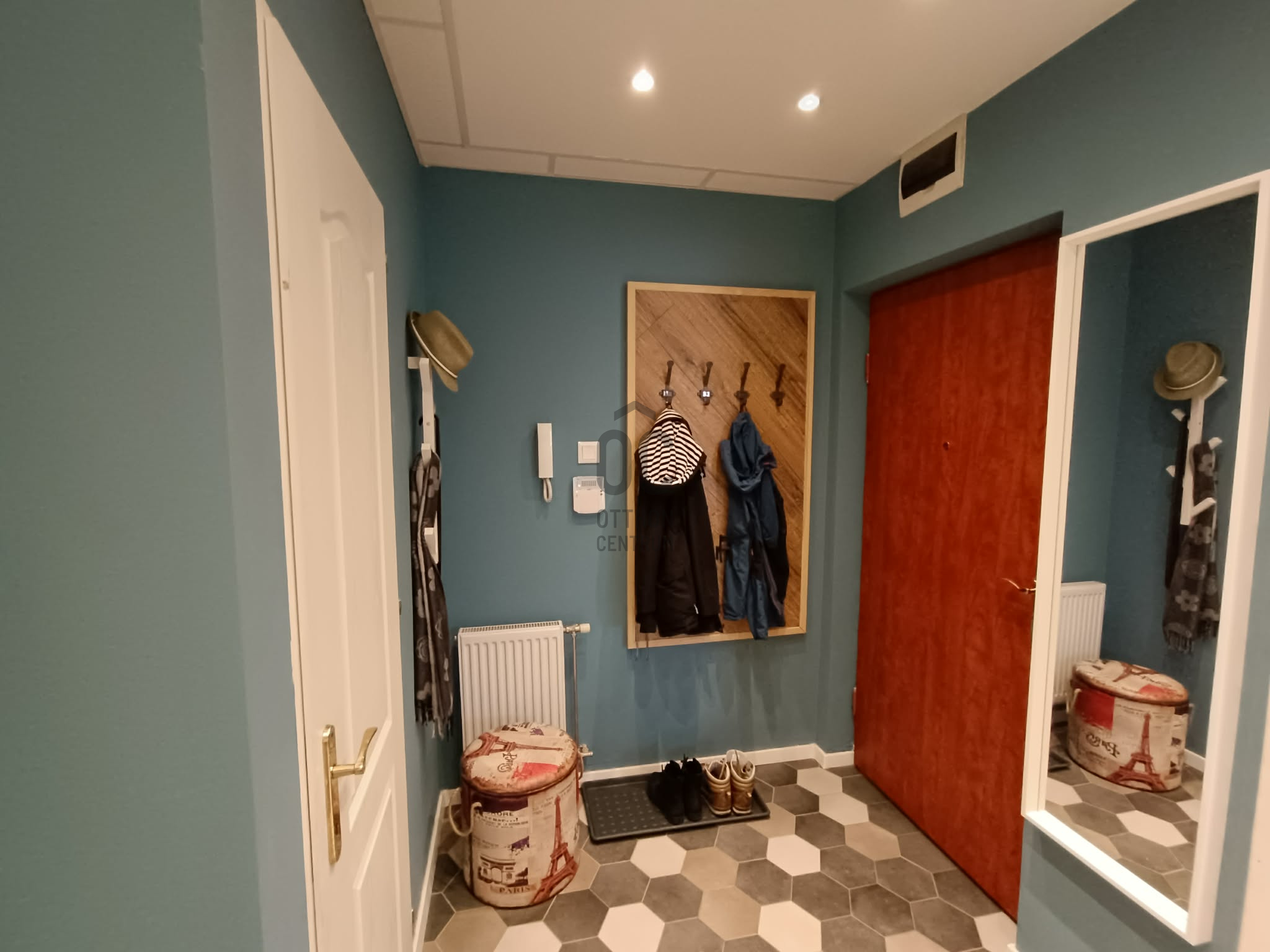 Gallery zoom image