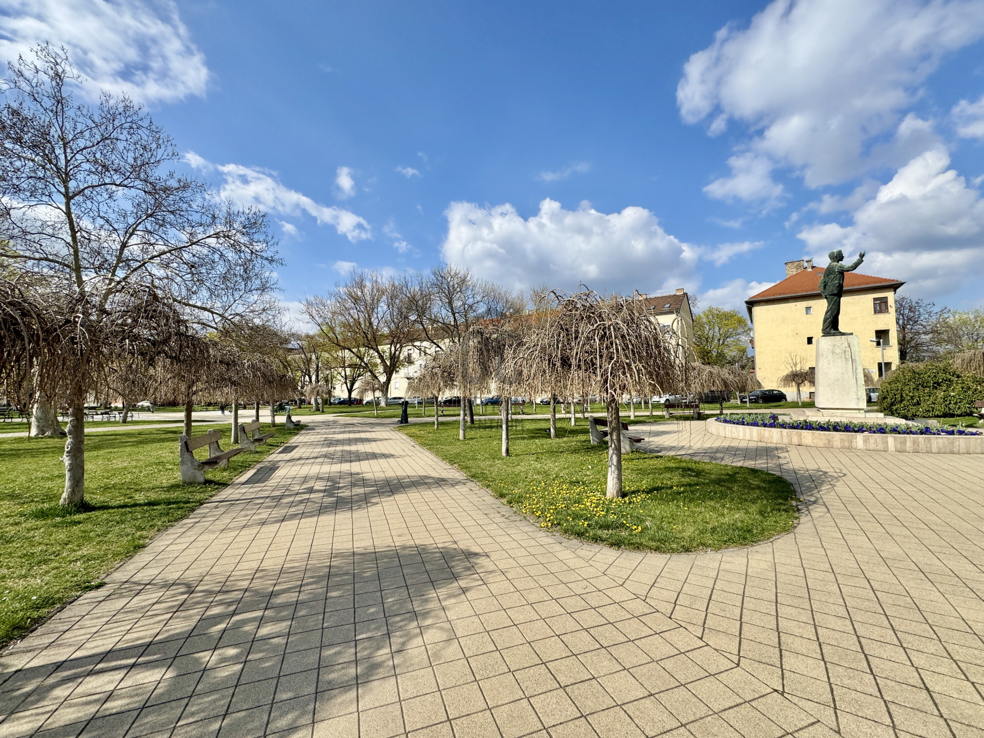 Gallery zoom image