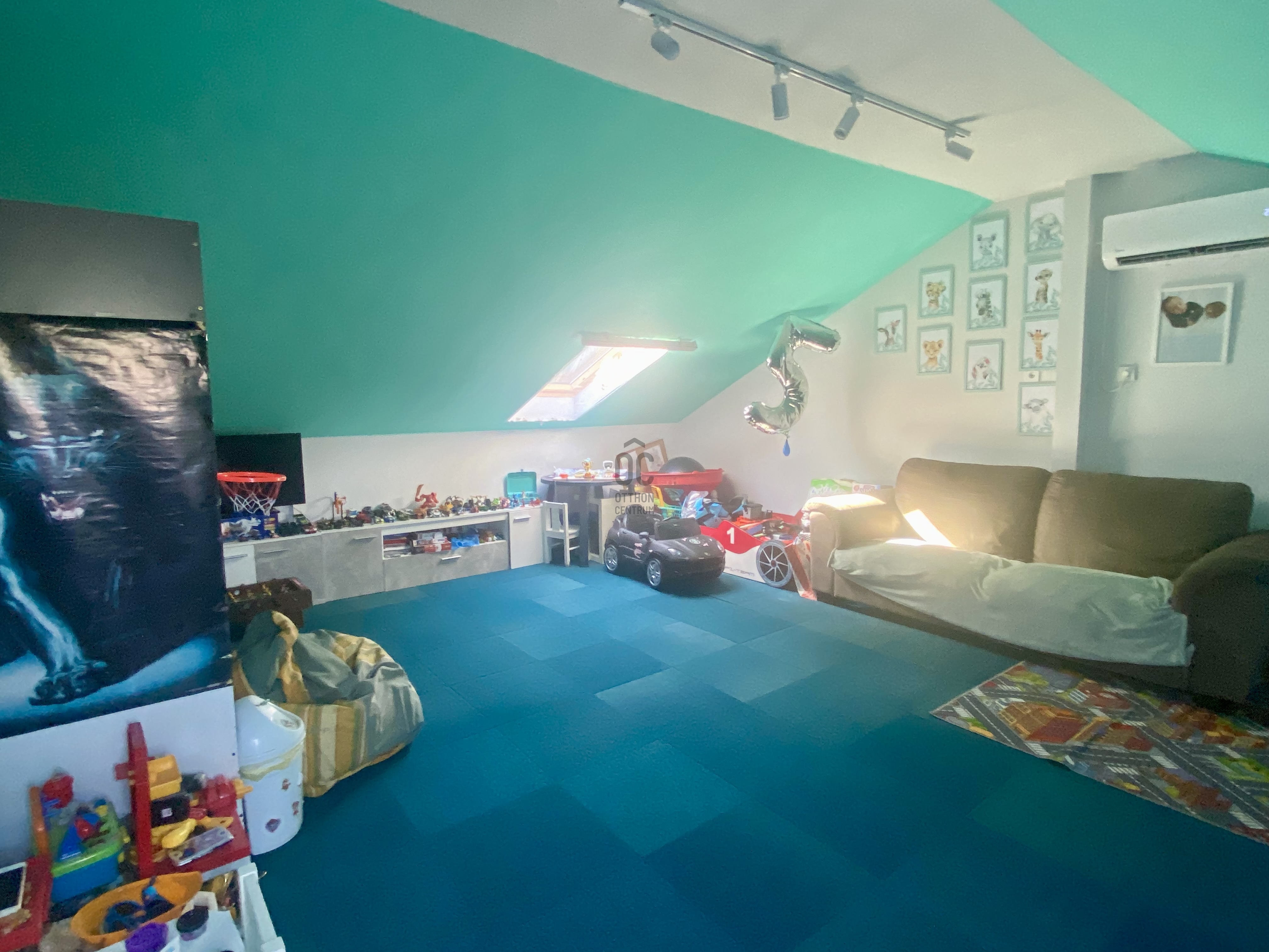 Gallery zoom image