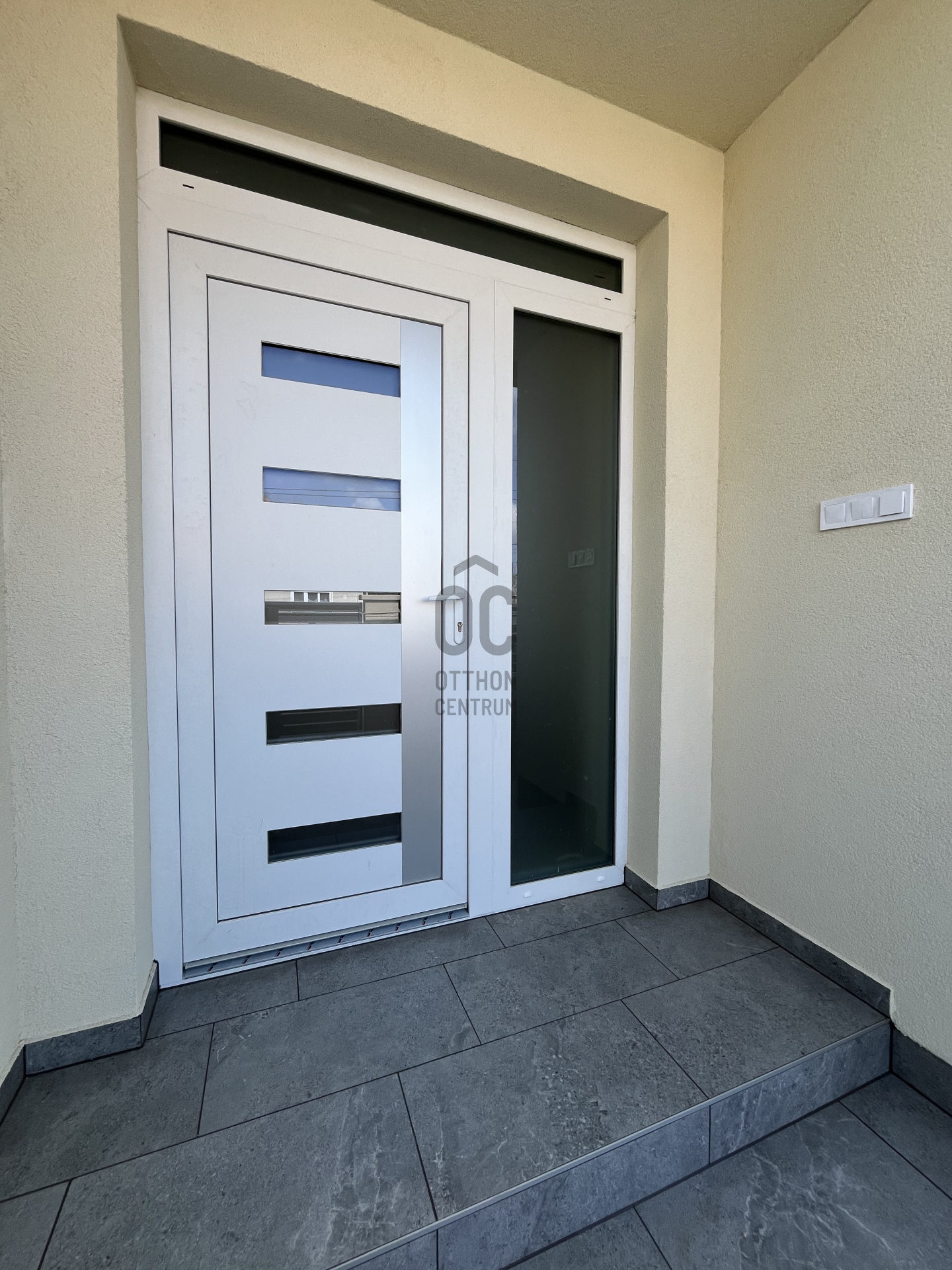 Gallery zoom image