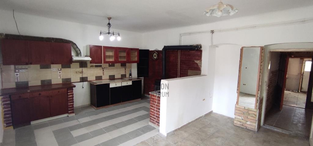 4 bed · 1182m² · Családi ház · 64.900.000 Ft