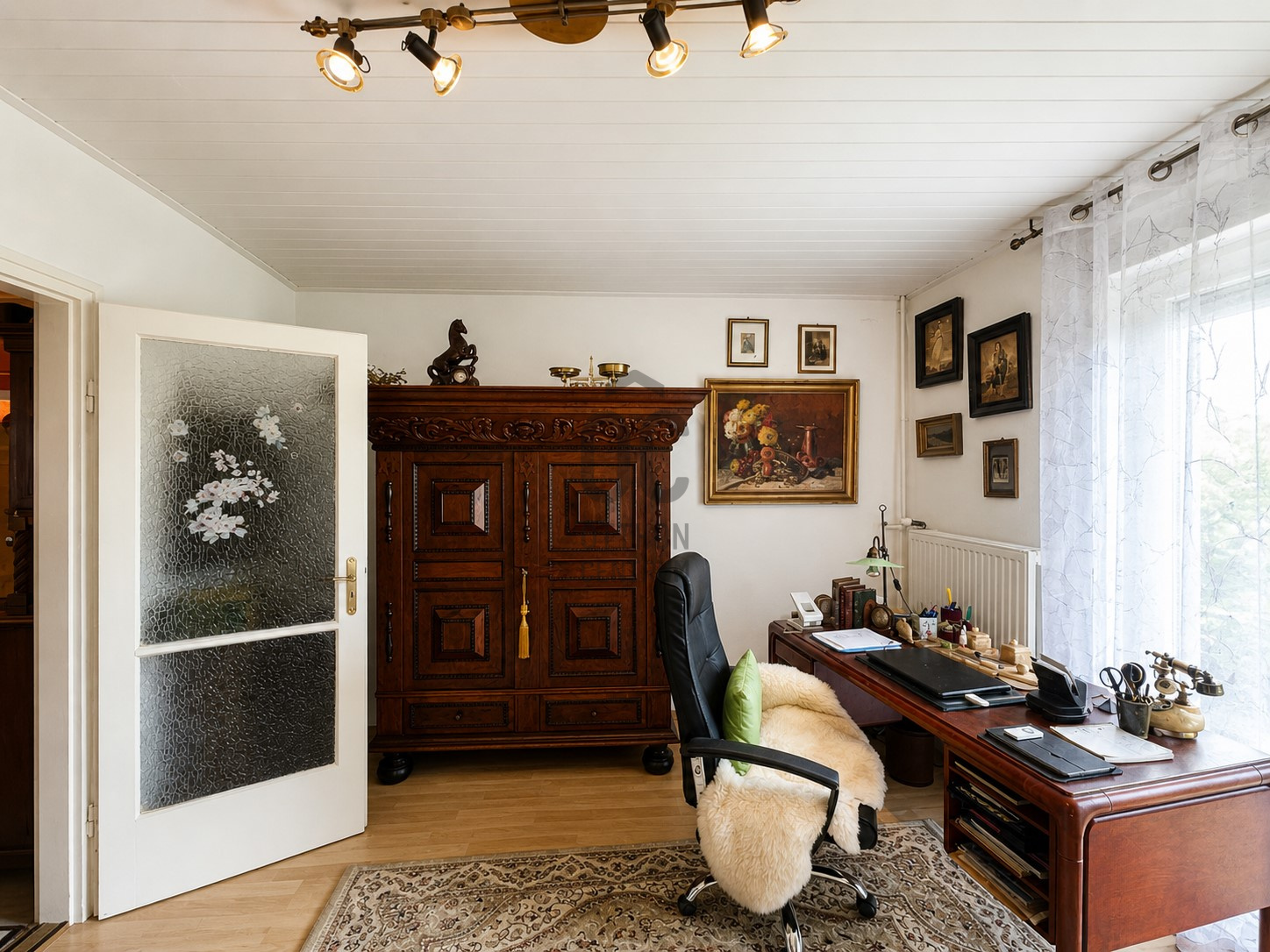 Gallery zoom image
