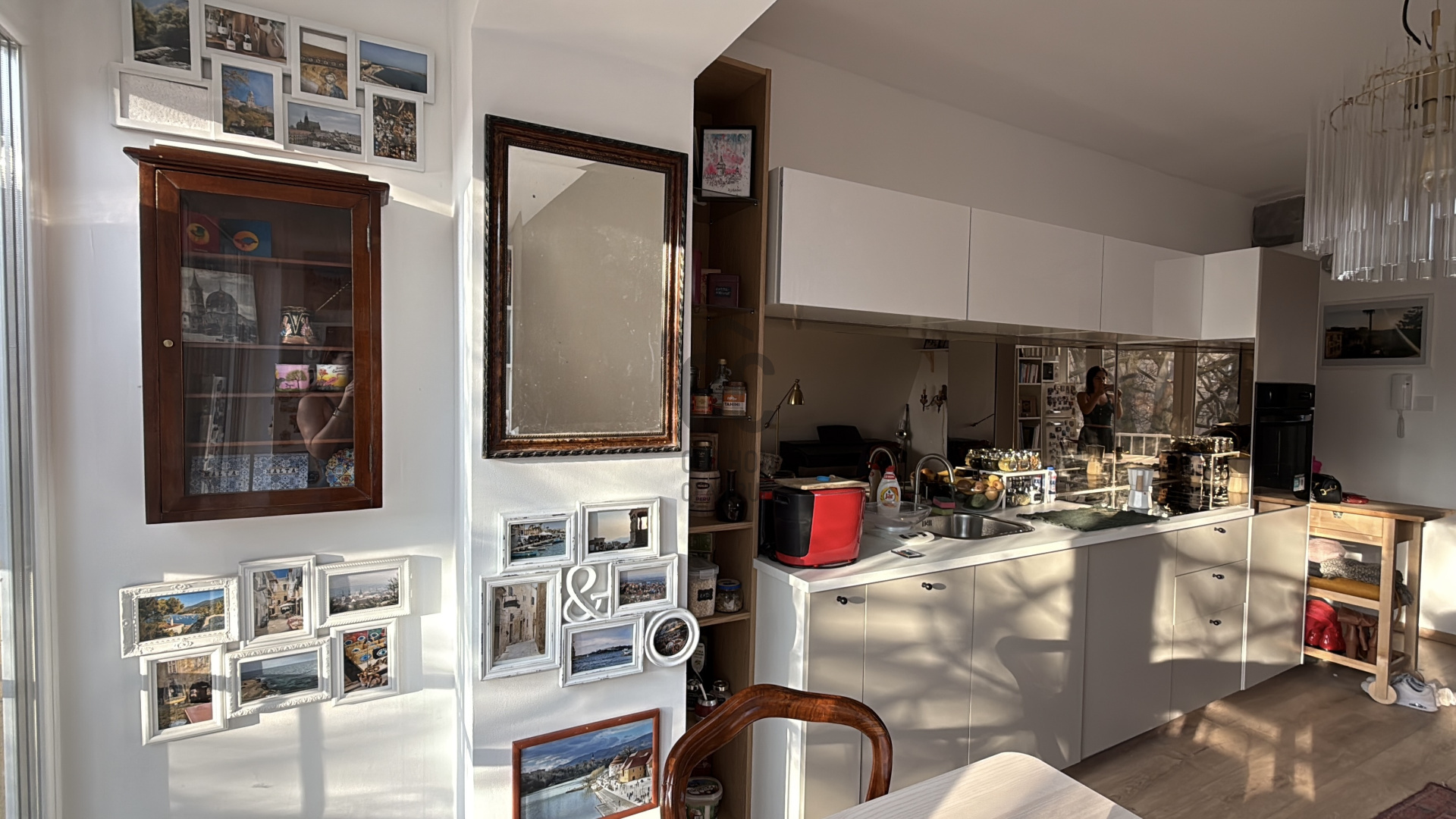 Gallery zoom image