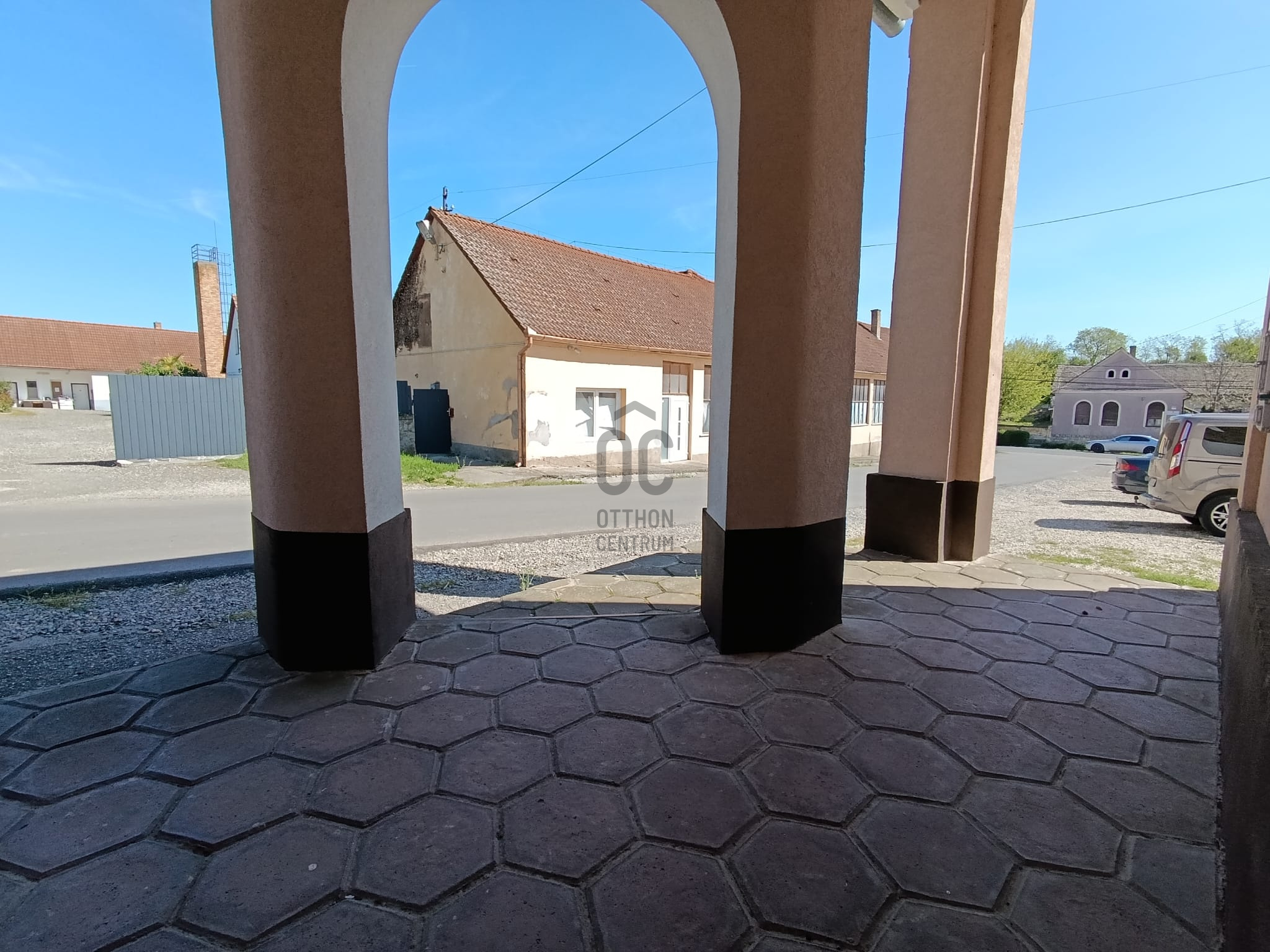 Gallery zoom image
