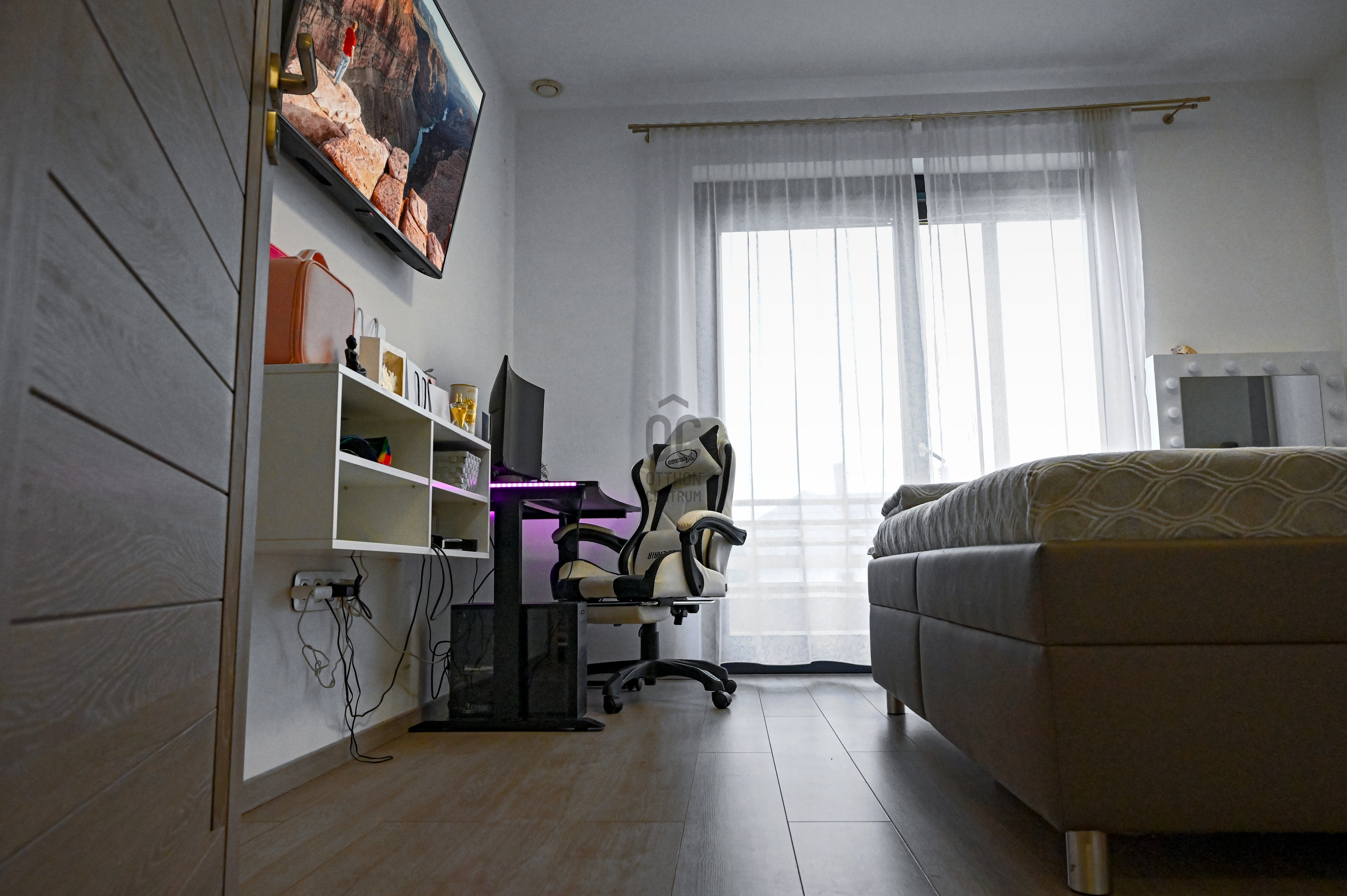 Gallery zoom image