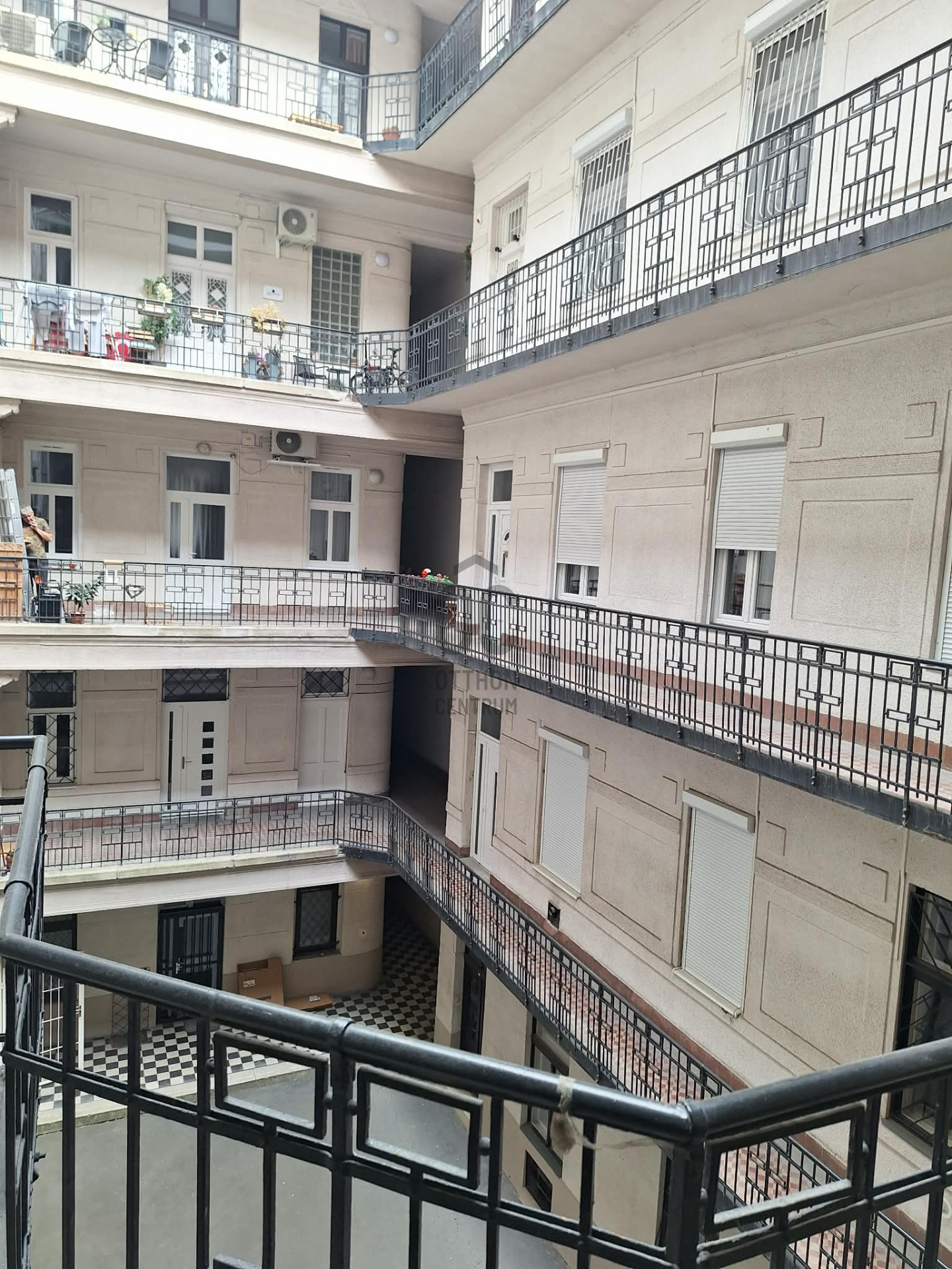 Gallery zoom image