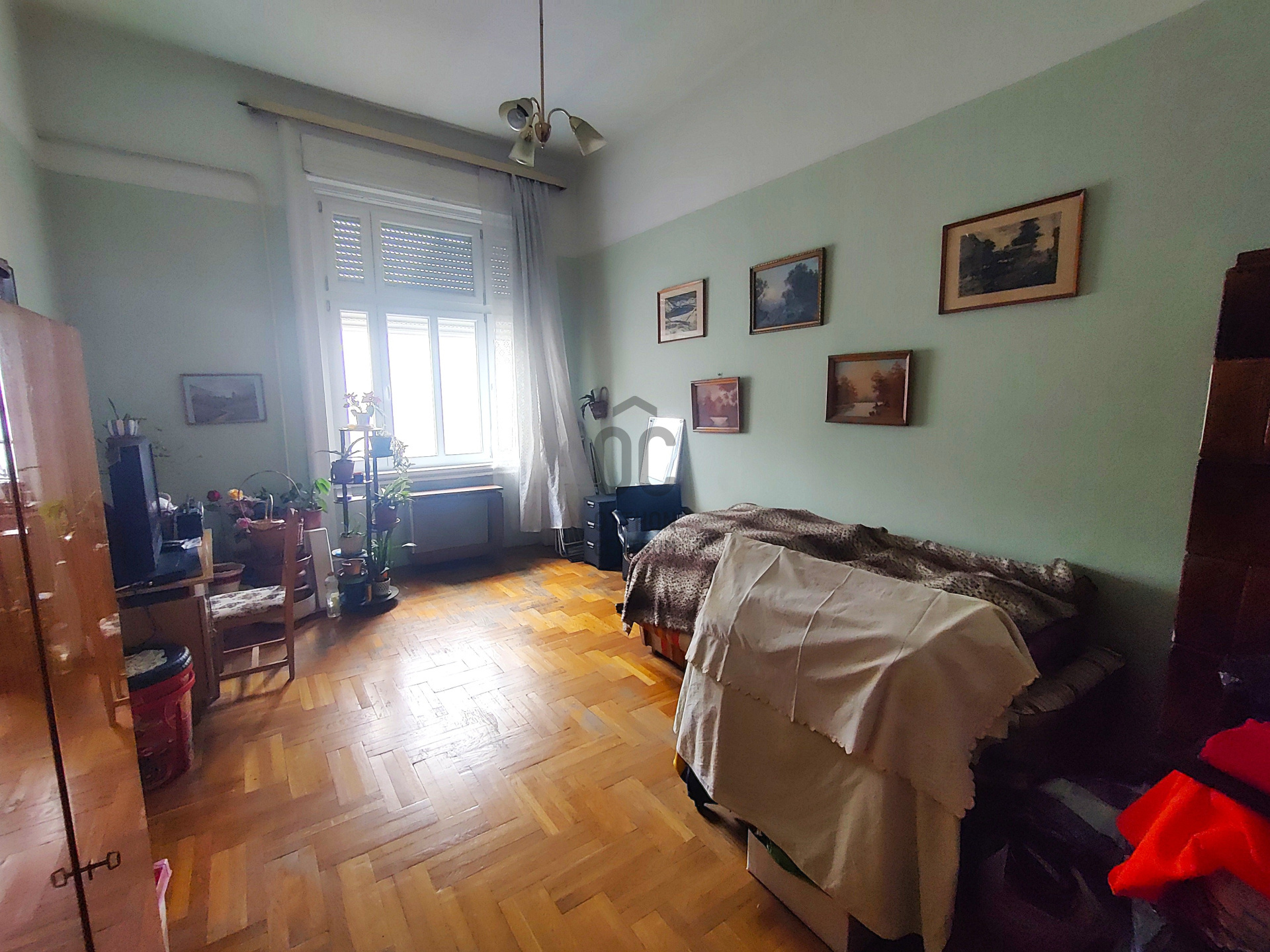 Gallery zoom image