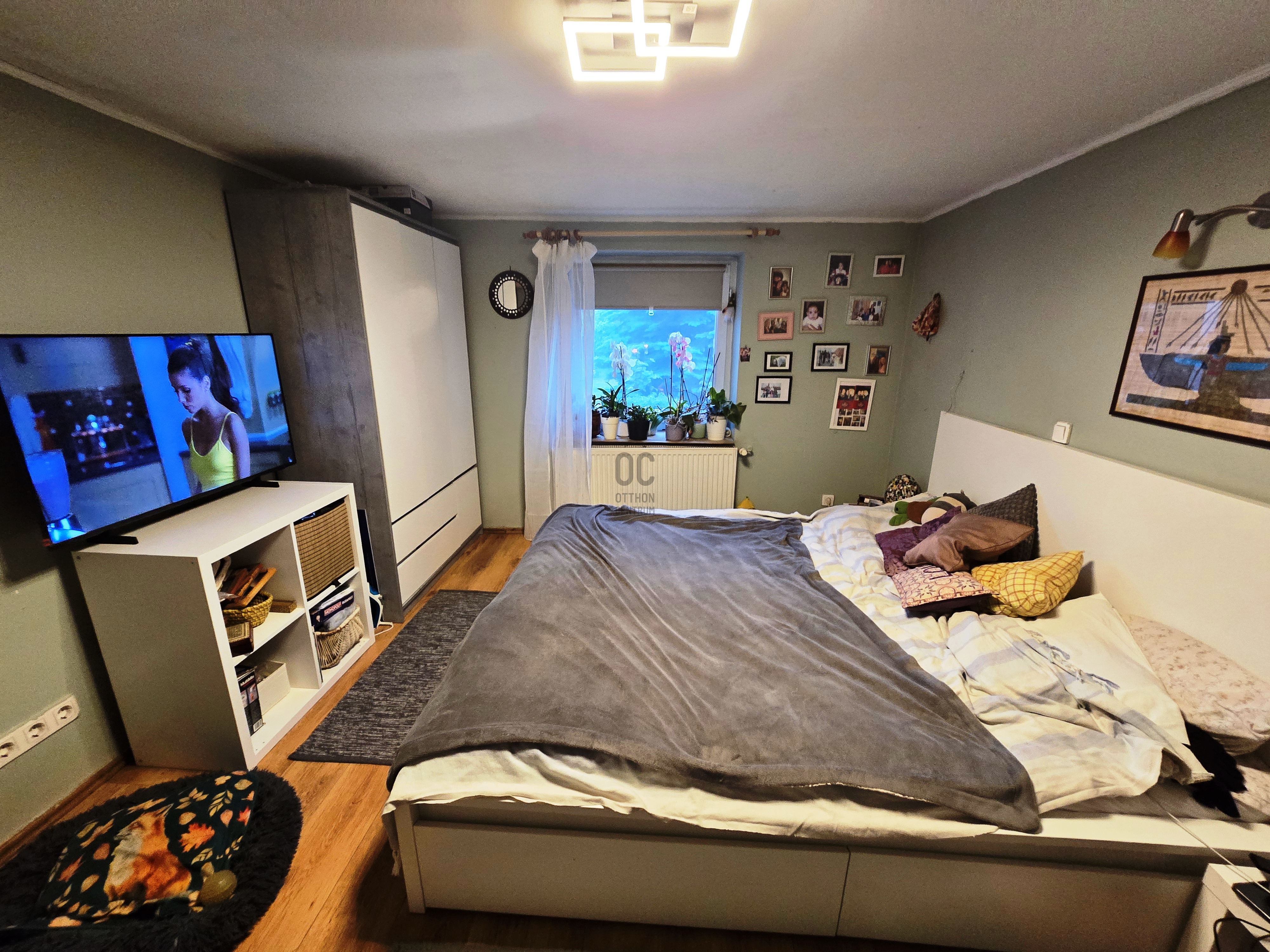 Gallery zoom image