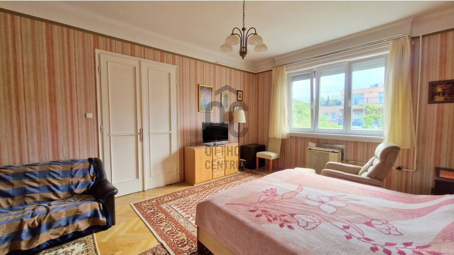 3 bed · 943m² · Lakás · 129.000.000 Ft