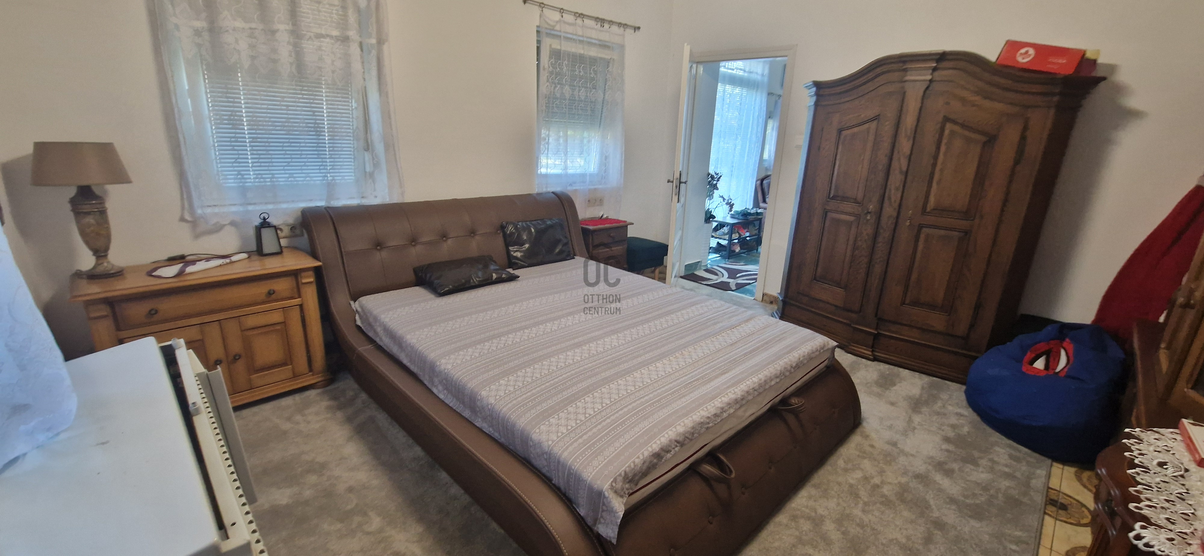 Gallery zoom image
