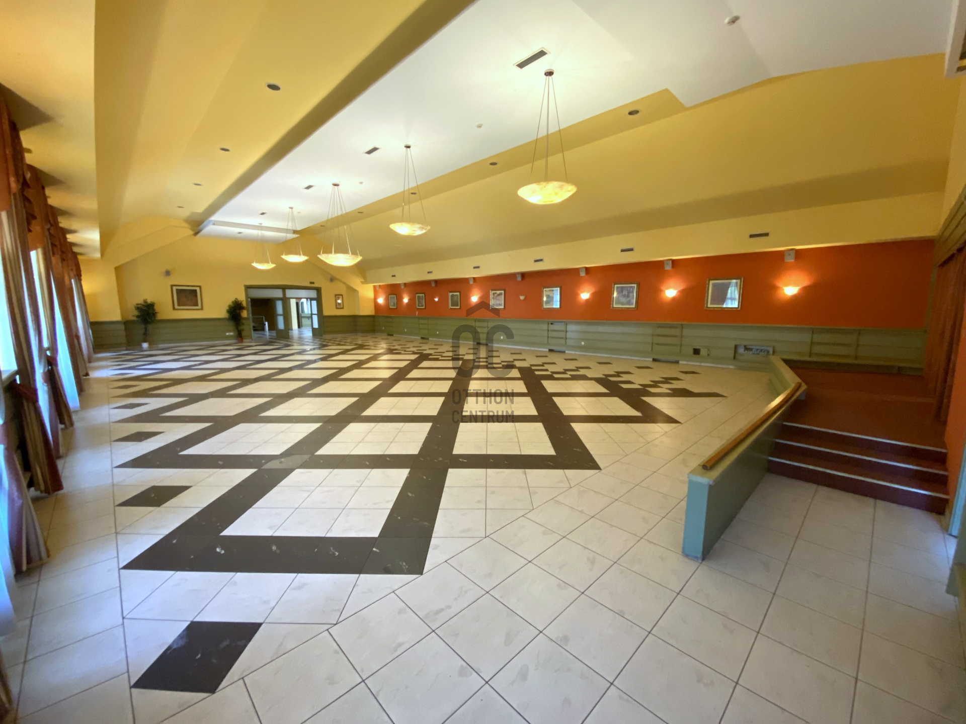 Gallery zoom image