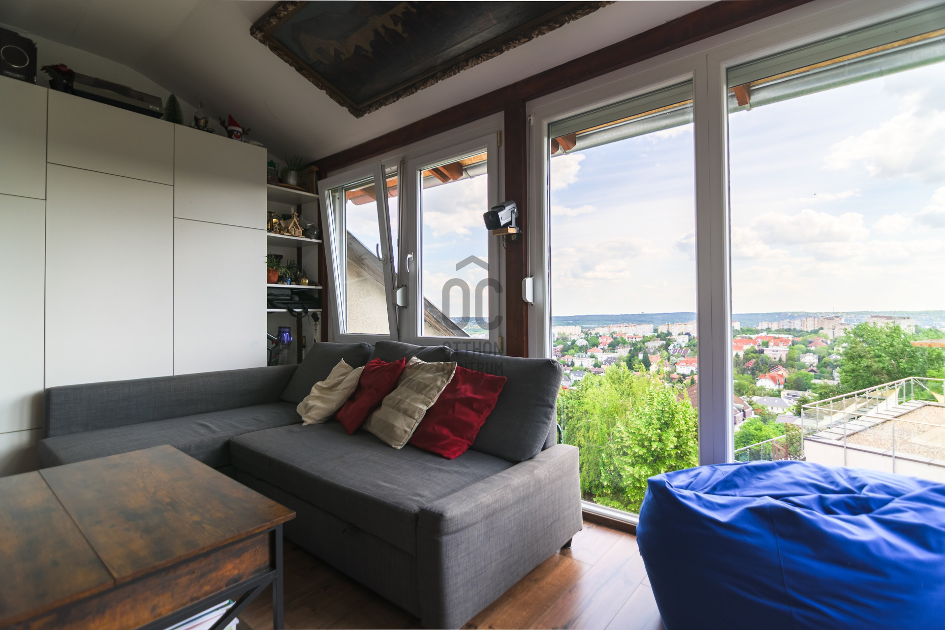 Gallery zoom image