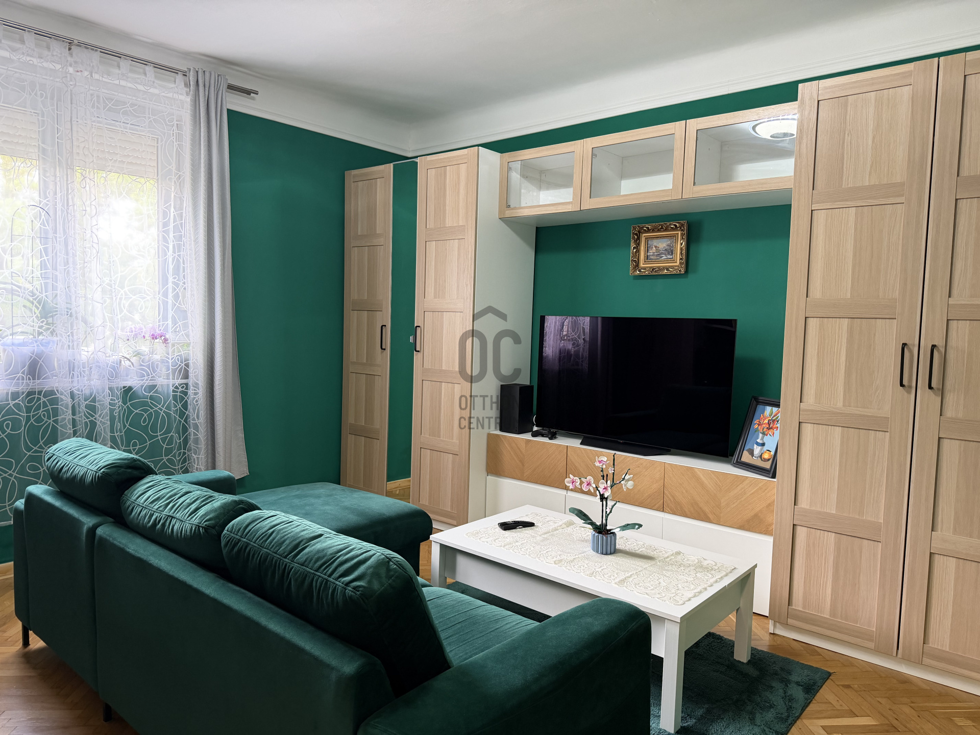 Gallery zoom image