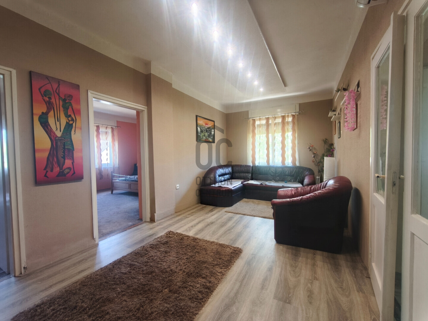 Gallery zoom image