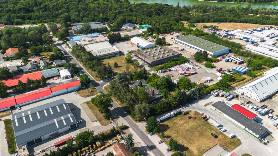 13089m² · Üzlethelyiség · € 1.386.459.000