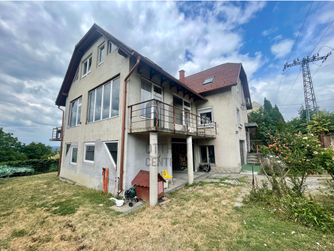 6 bed · 319m² · Családi ház · 399.000.000 Ft