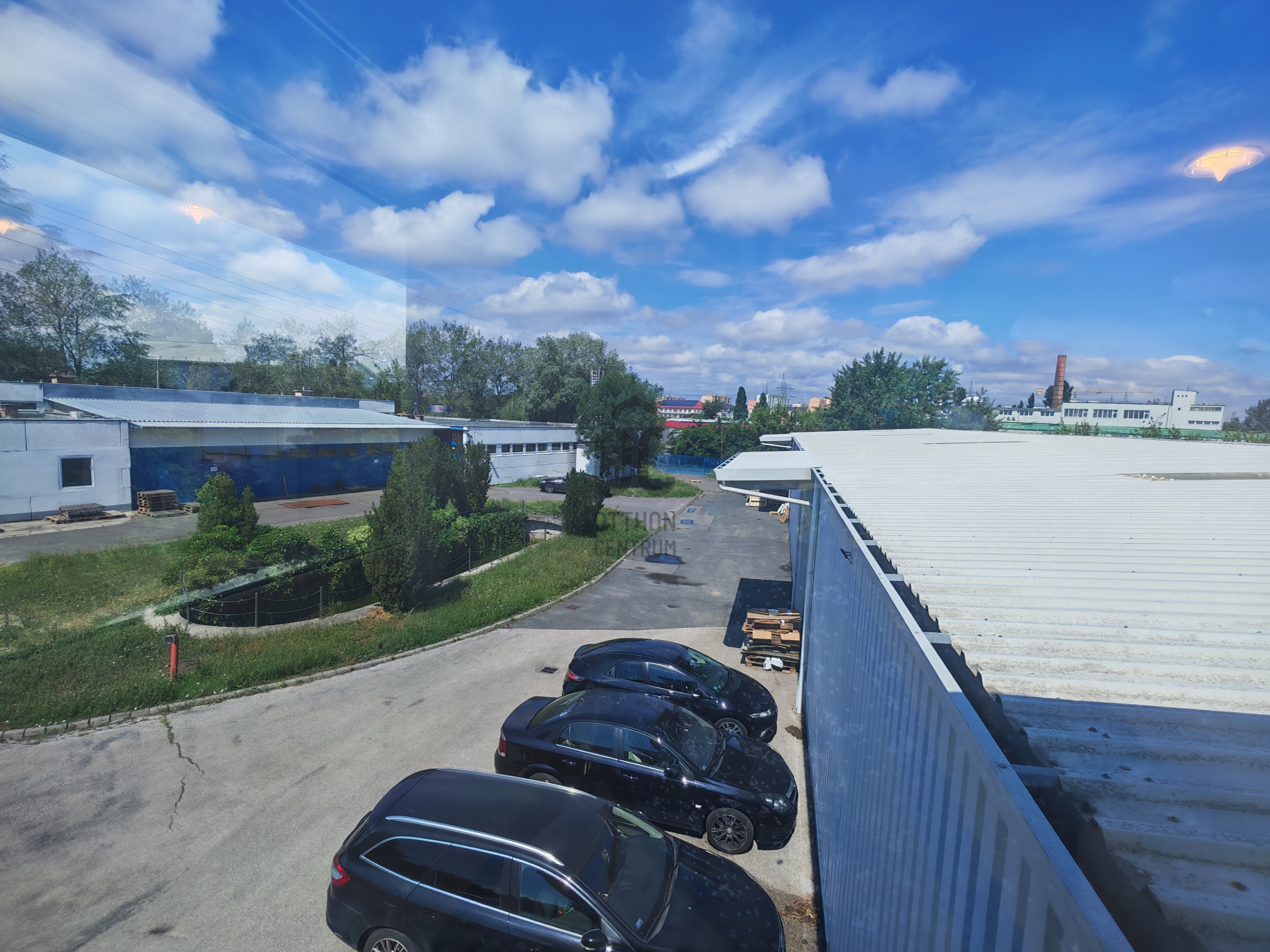 Gallery zoom image