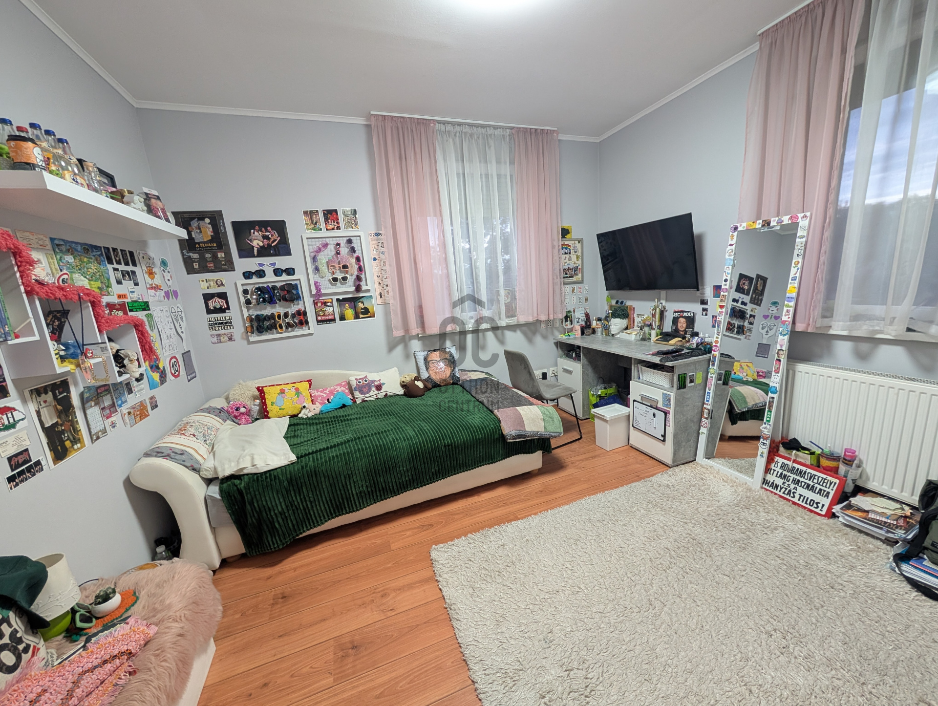 Gallery zoom image