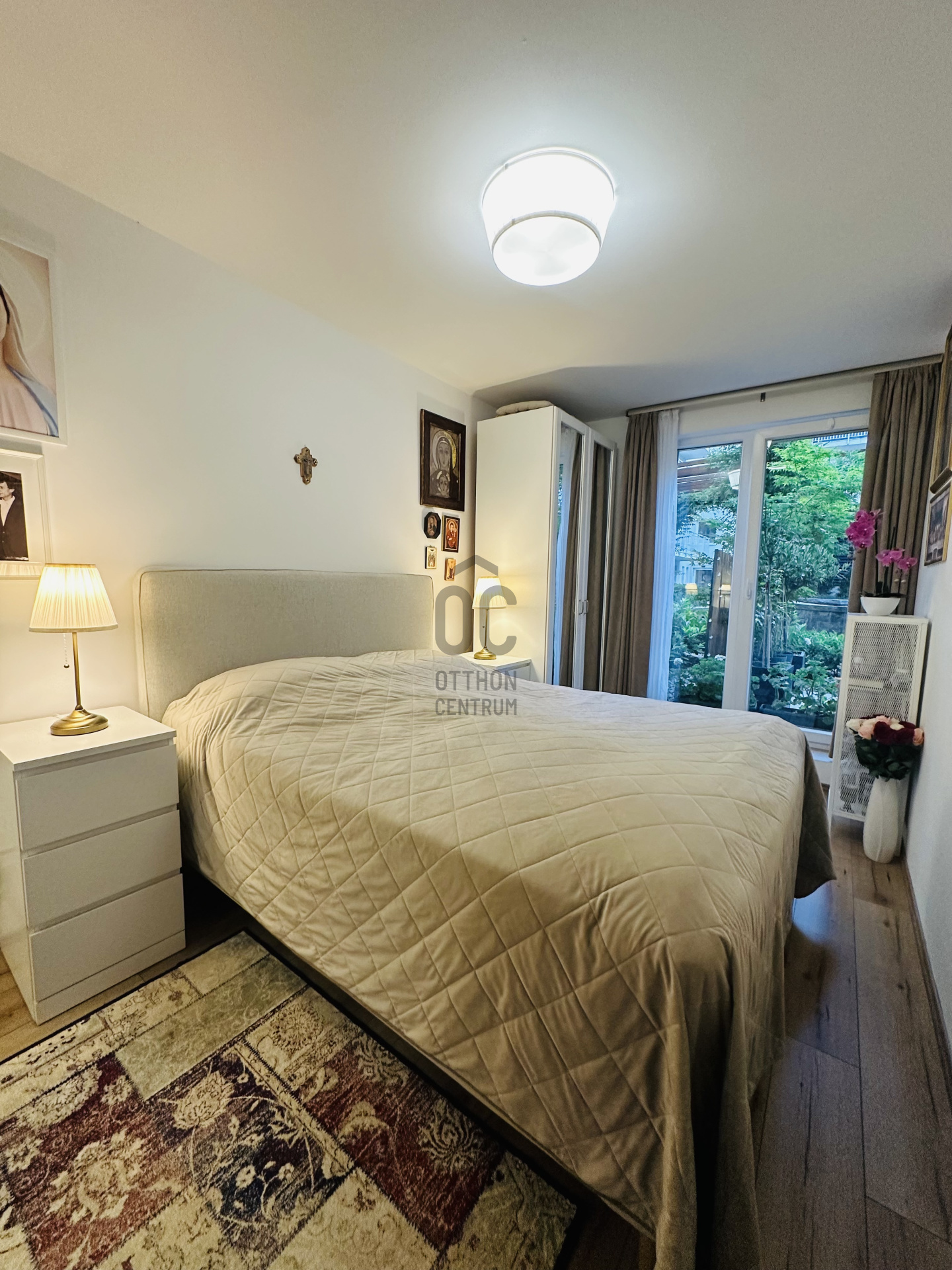 Gallery zoom image