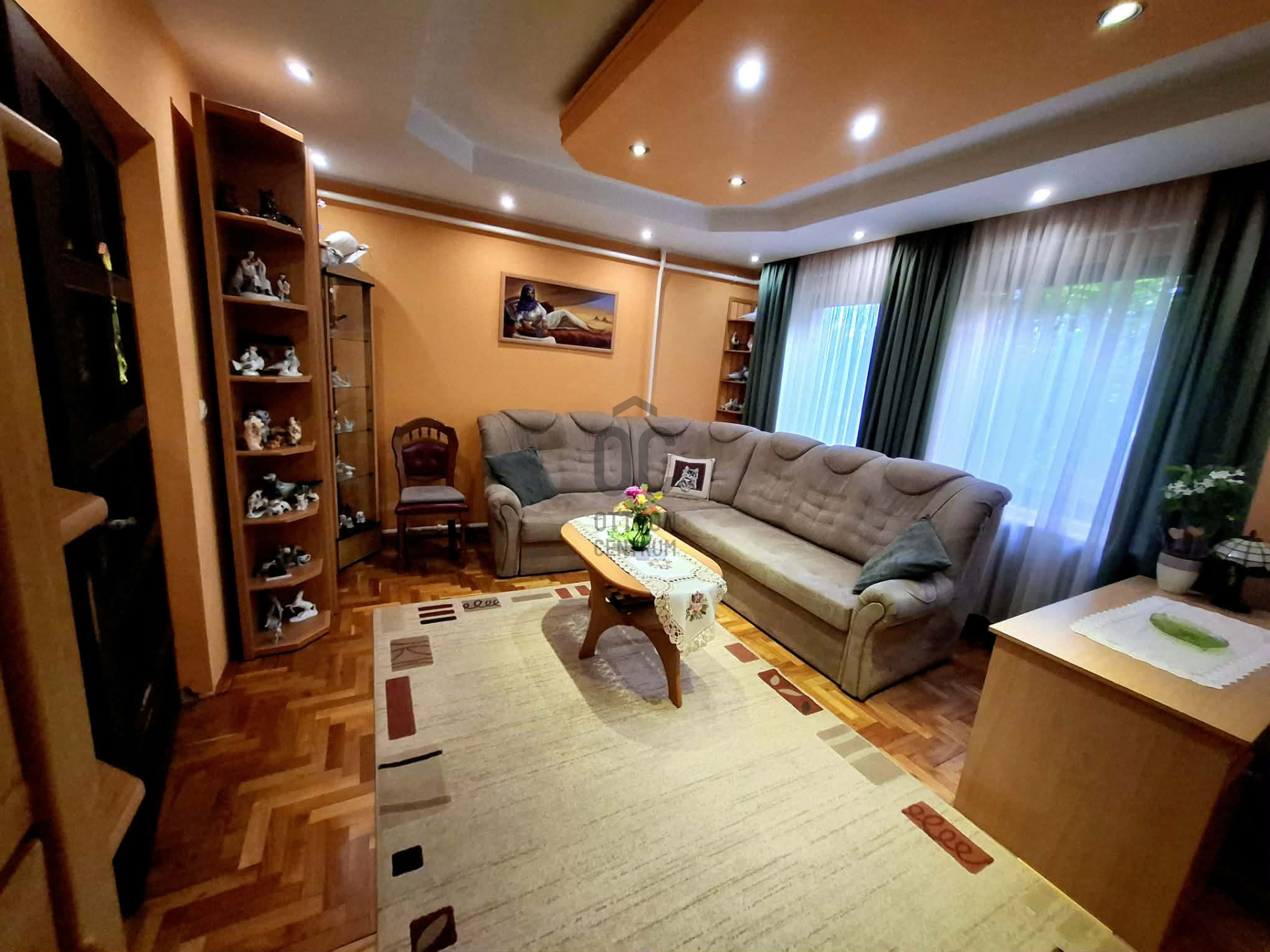 Gallery zoom image