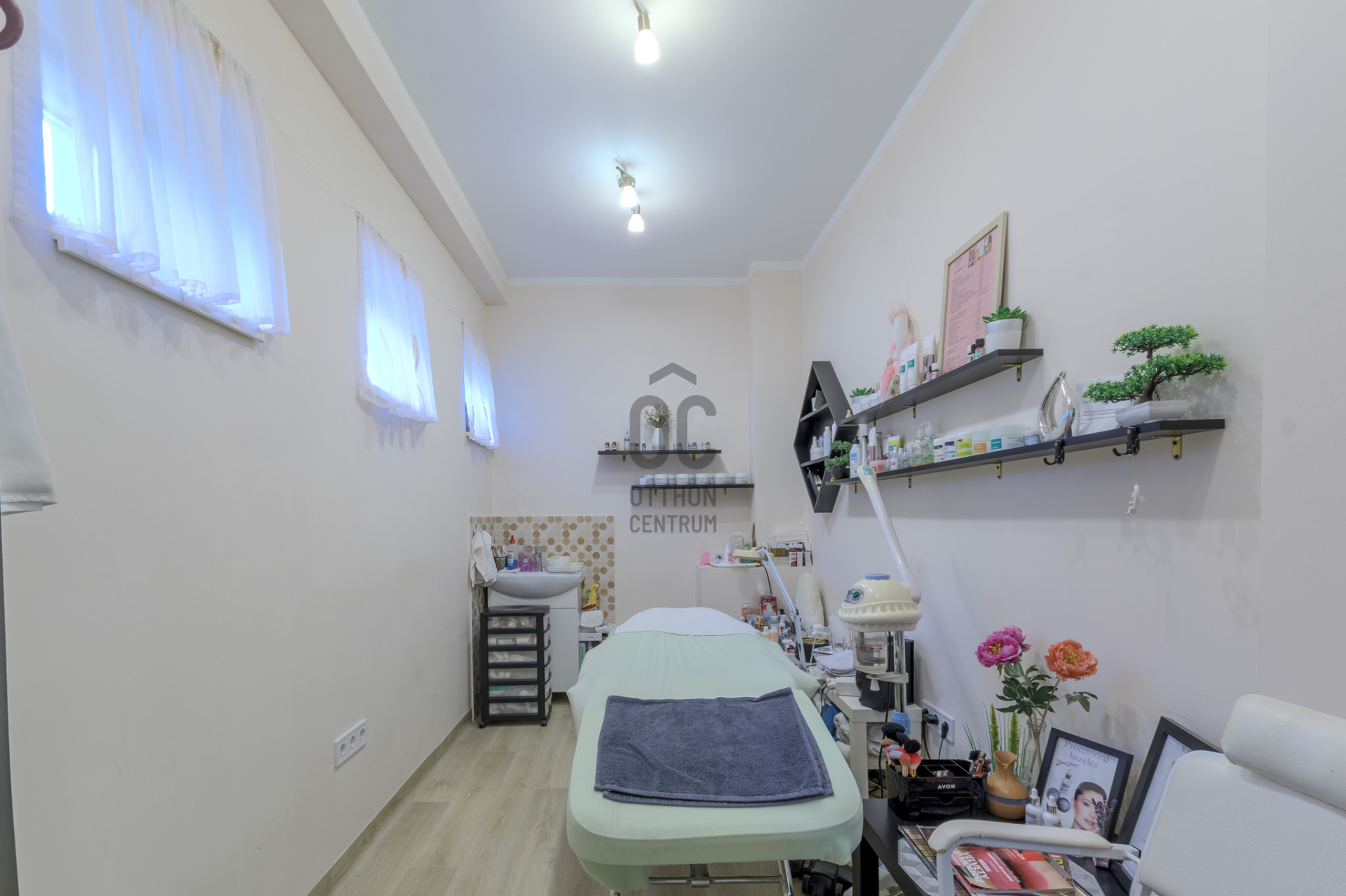 Gallery zoom image