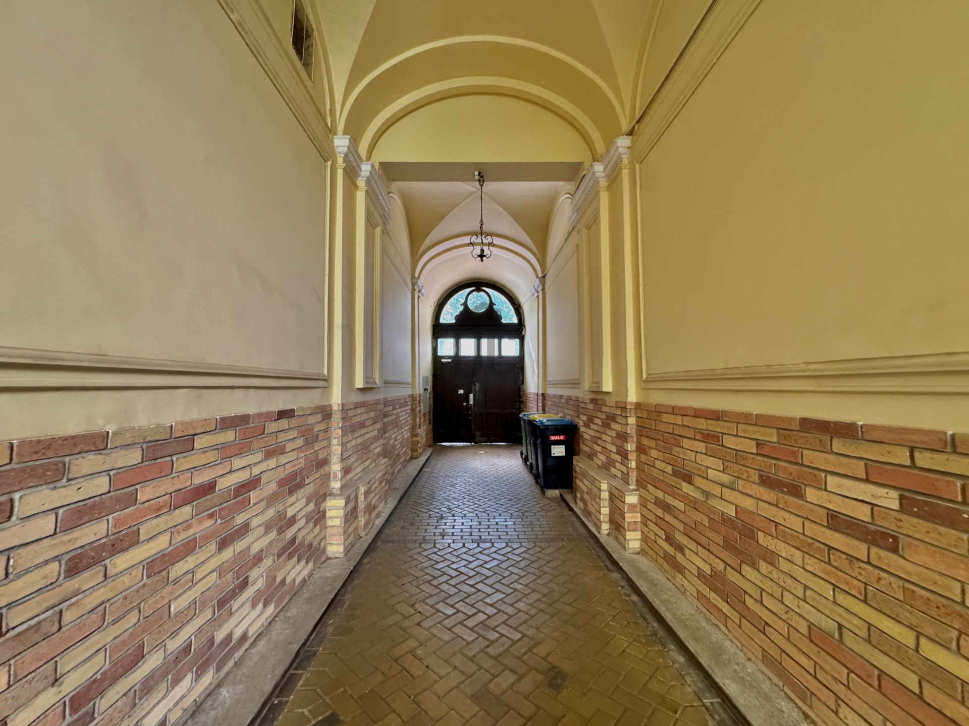 Gallery zoom image